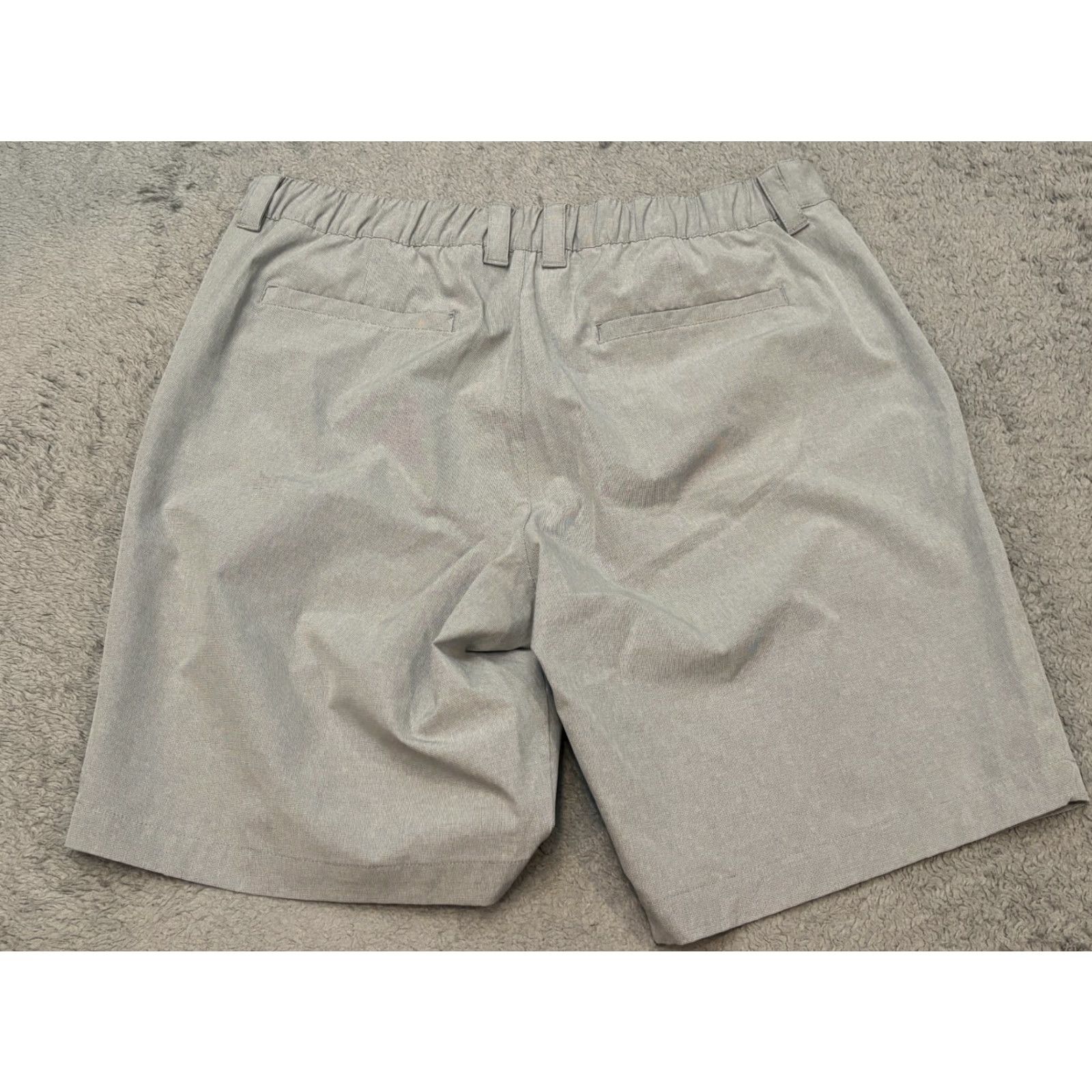 Banana Republic VINTAGE? No, item not vintage. Banana Republic Shorts Men 32 Gray Comfort Flat Front Elastic Waist Chino Size US 32 / EU 48 - 6 Thumbnail