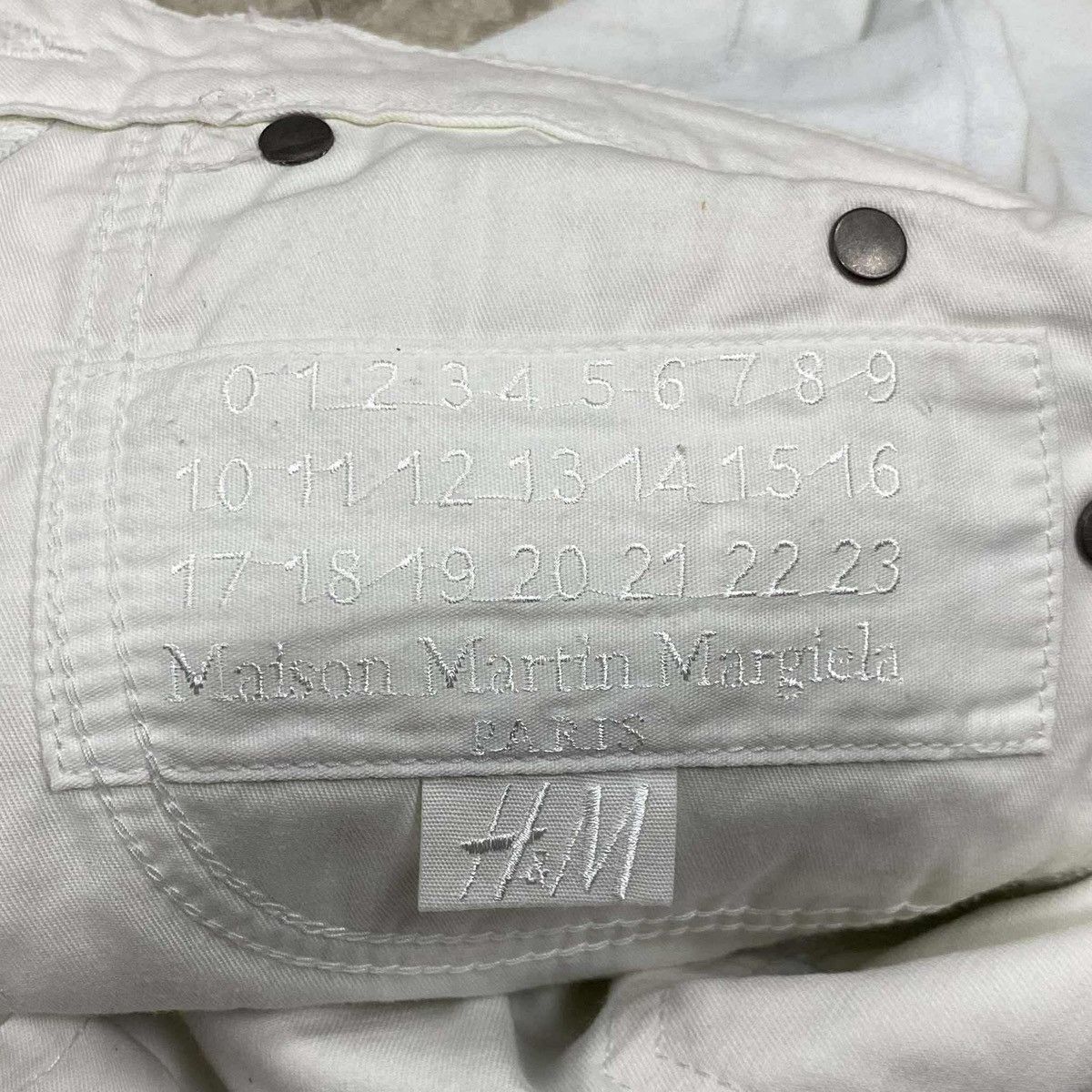 H&M × Maison Margiela SS04 Painted Denim Jeans Size US 29 - 3 Thumbnail