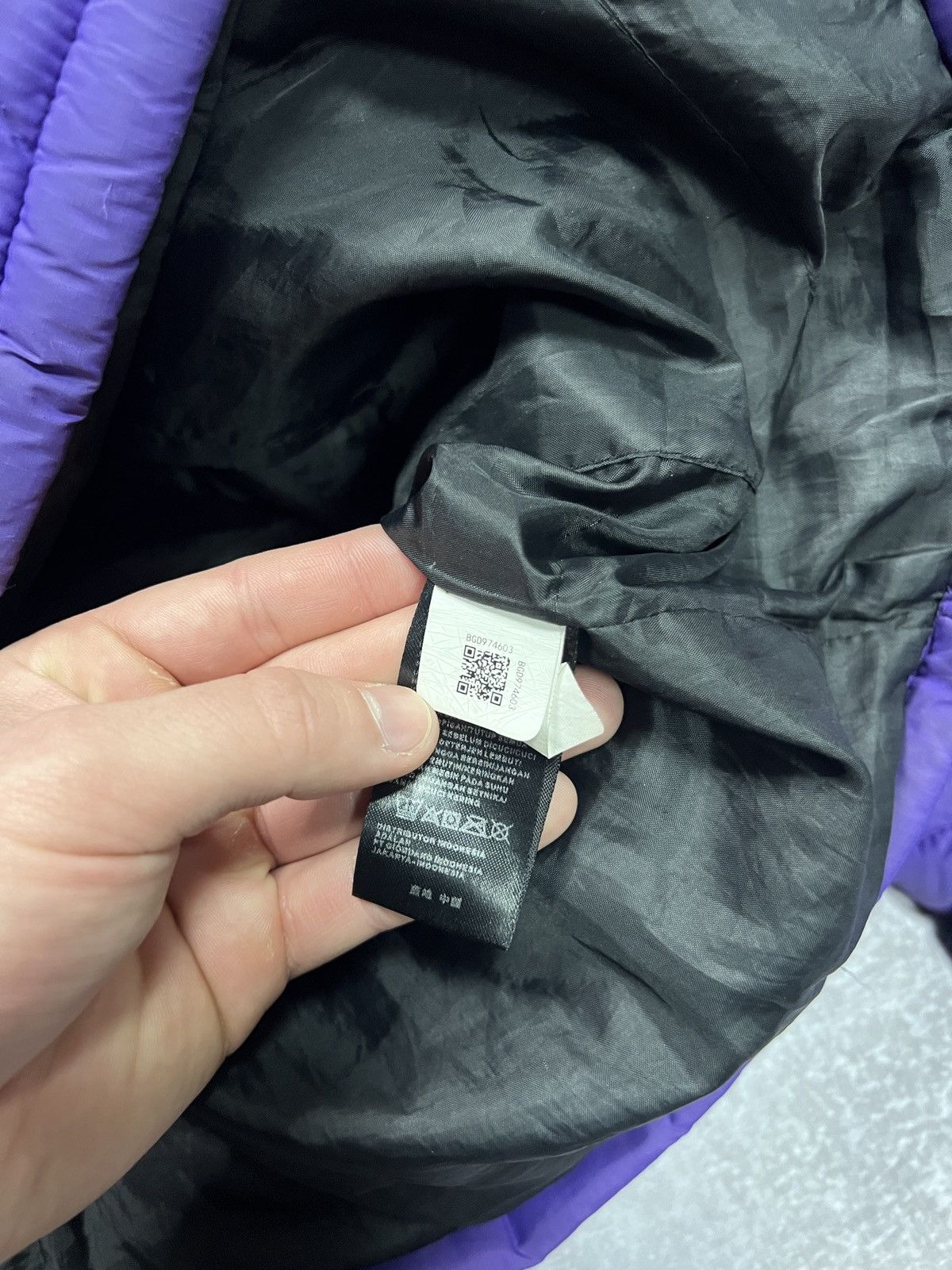 The North Face The North Face Puffer Jacket 700 Nuptse Black Purple Size US S / EU 44-46 / 1 - 9 Thumbnail