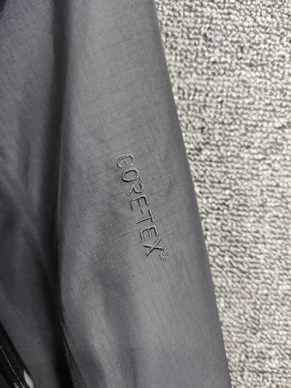 Arc'teryx × Vintage Arcteryx Goretex Outdoor Jacket Size S / US 4 / IT 40 - 9 Thumbnail