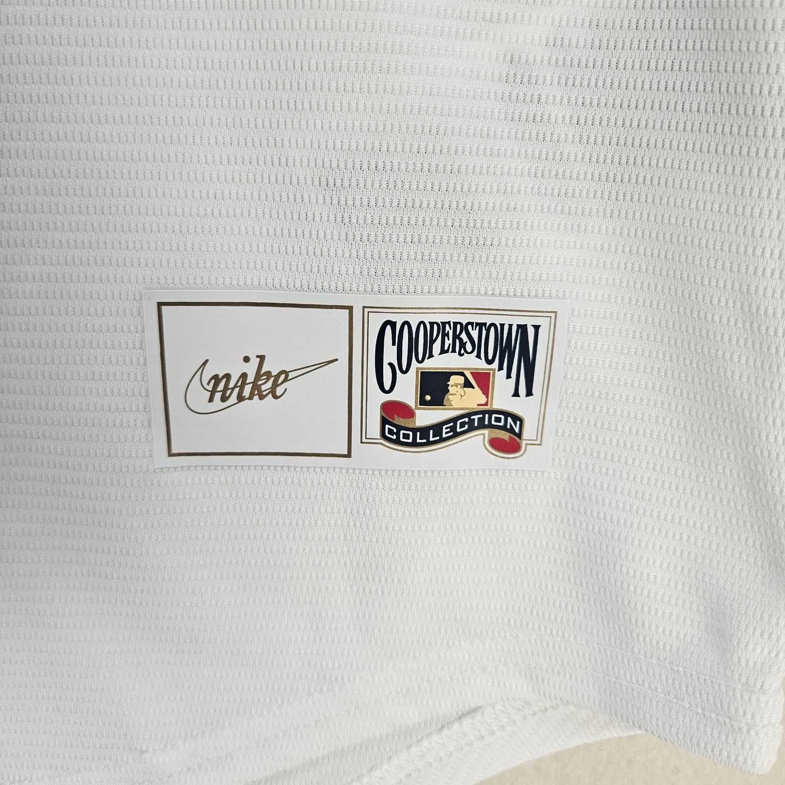 Nike NIKE x ATLANTA BRAVES MEN'S MEDIUM BASEBALL JERSEY WHITE BLU Size US M / EU 48-50 / 2 - 5 Thumbnail