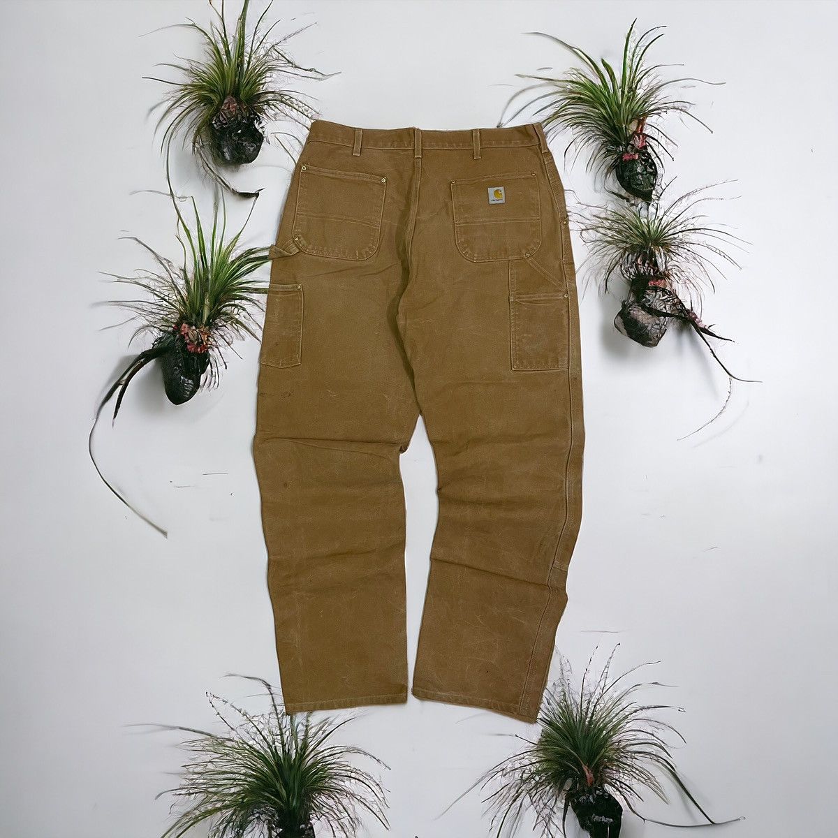image of Carhartt x Made In USA Vintage Double Knee Carpenter Carharrt Workwear Jeans in Cream (Size 38)