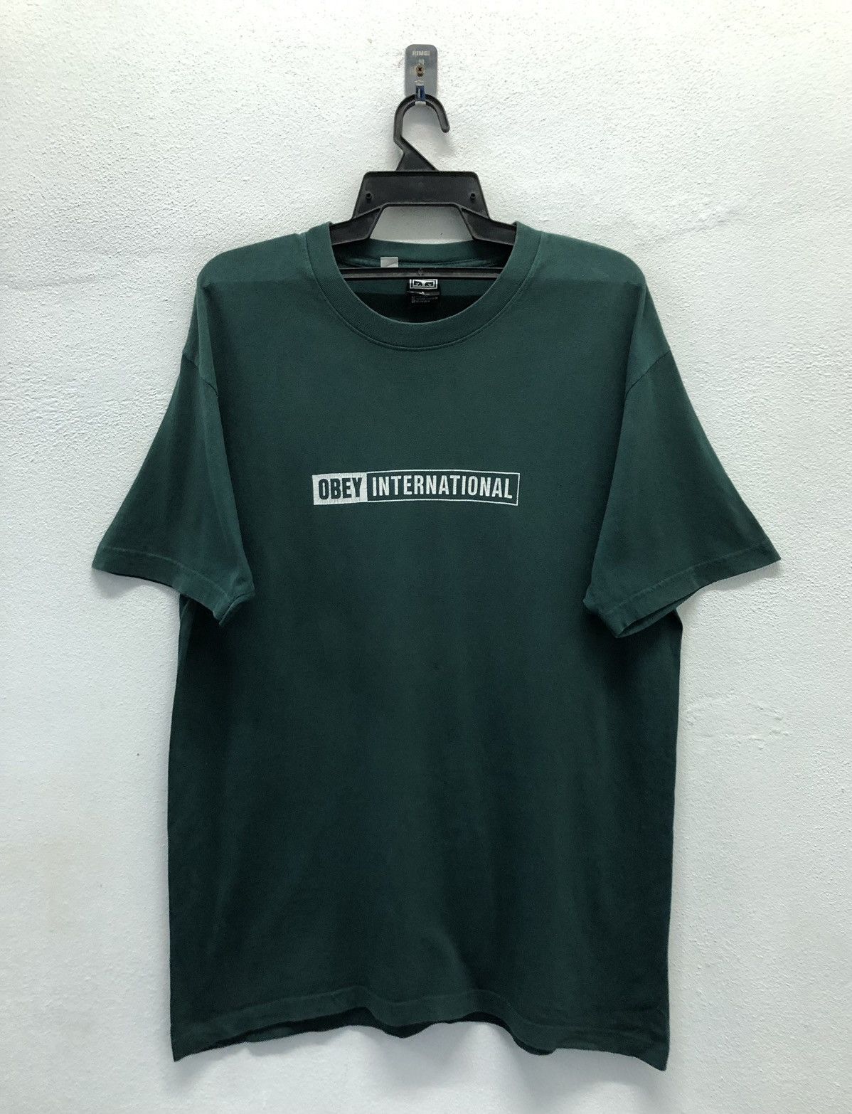 Obey Vintage Obey International Made In Usa T-Shirt Size US L / EU 52-54 / 3 - 1 Thumbnail