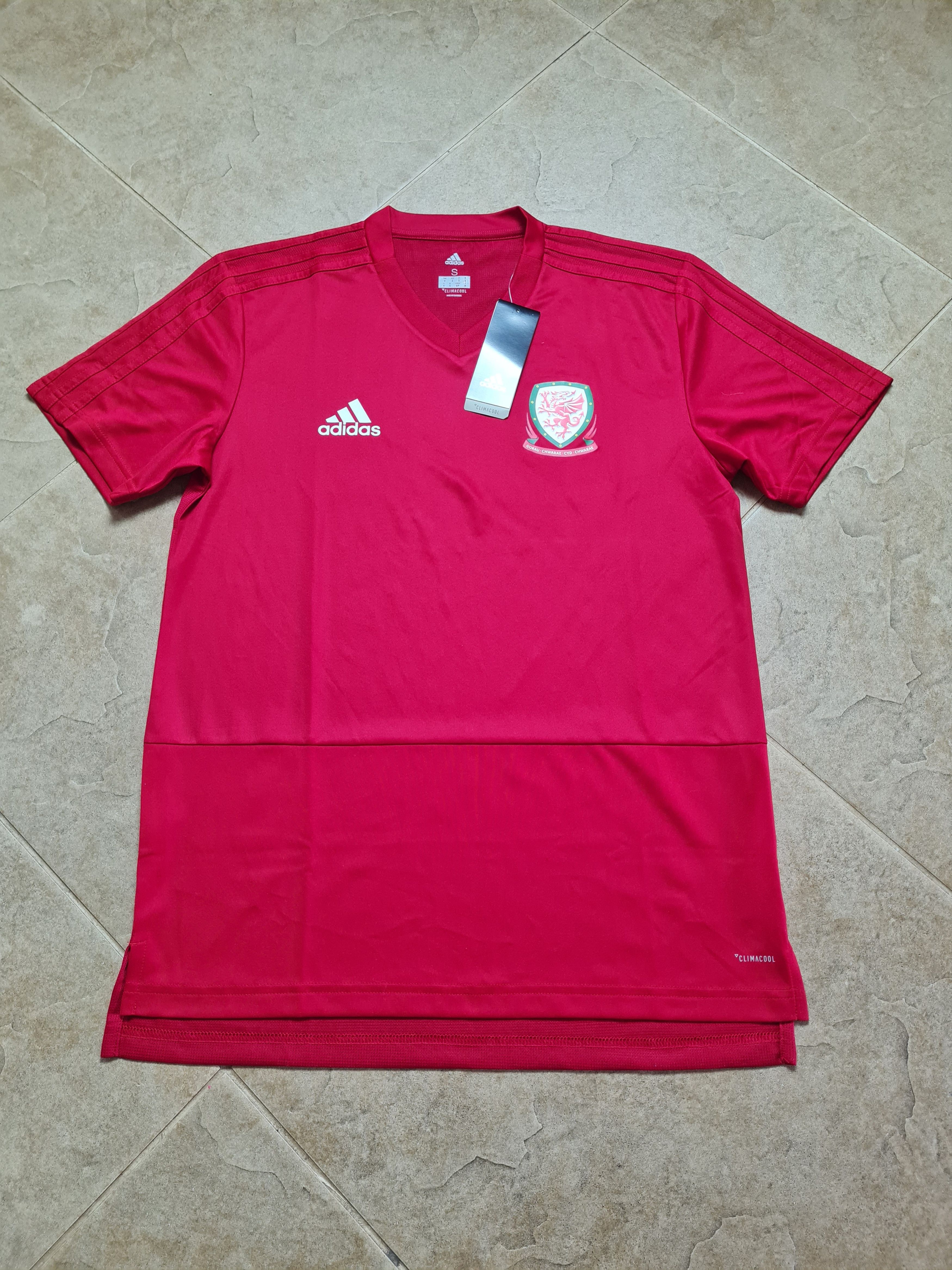 Adidas Jersey Shirt Training Adidas Wales National Football Soccer Size US S / EU 44-46 / 1 - 11 Thumbnail