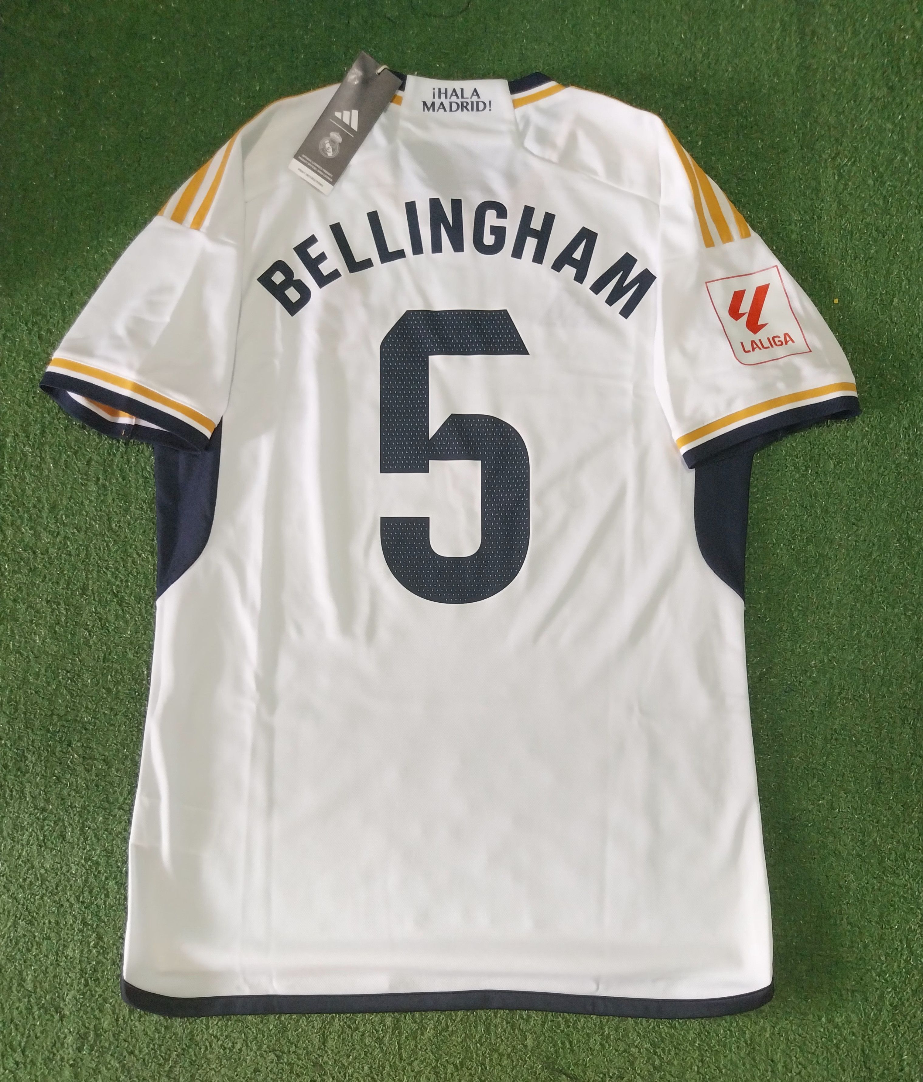Adidas Real madrid home 2023/2024 jude bellingham jersey football Size US M / EU 48-50 / 2 - 1 Thumbnail