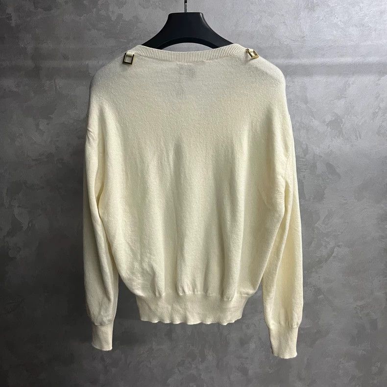 Louis Vuitton Louis Vuitton White solid V-neck pullover knit long-sleeve Size S / US 4 / IT 40 - 4 Thumbnail