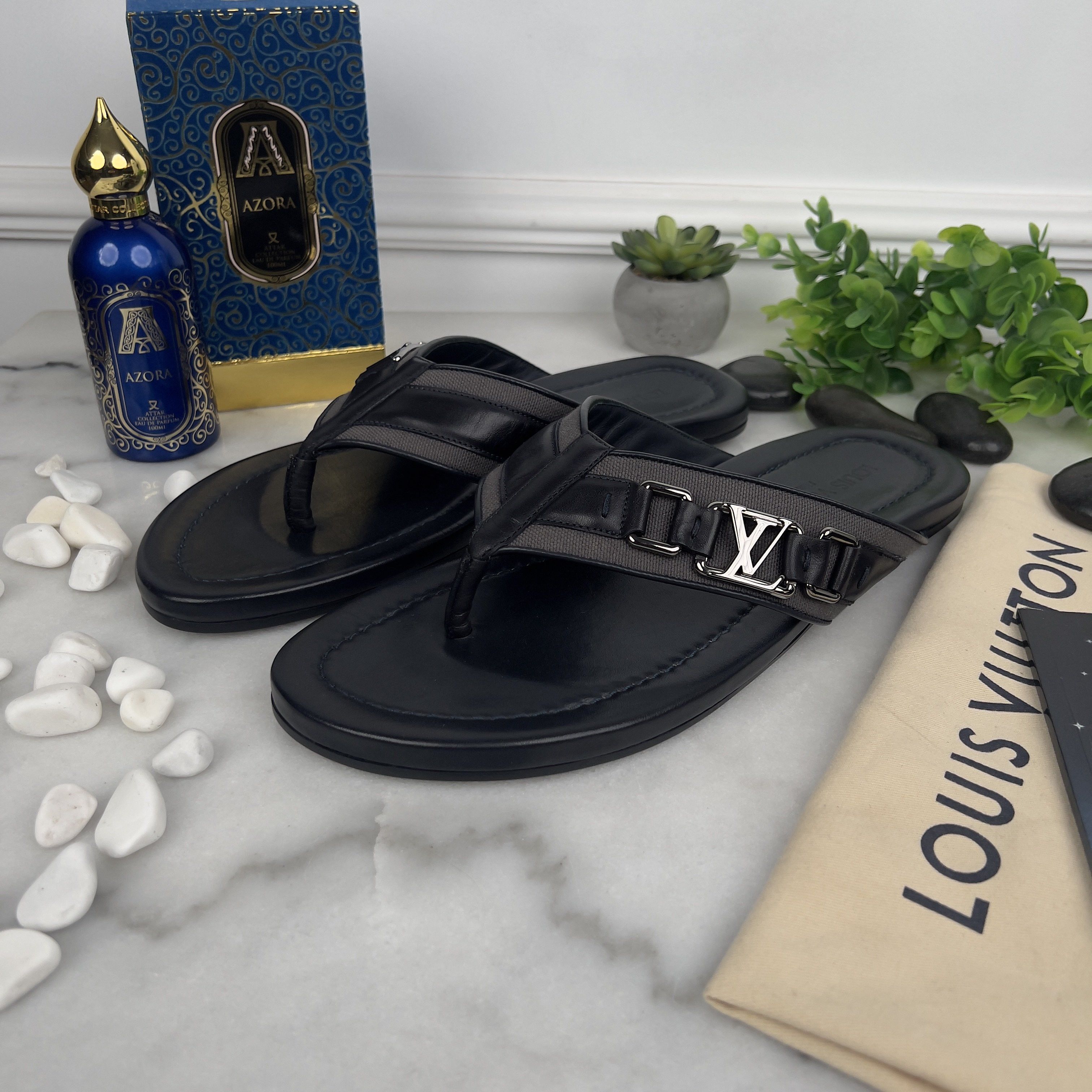 Louis Vuitton Louis Vuitton Thong Sandals Logo Leather Size US 9.5 / EU 42-43 - 2 Thumbnail