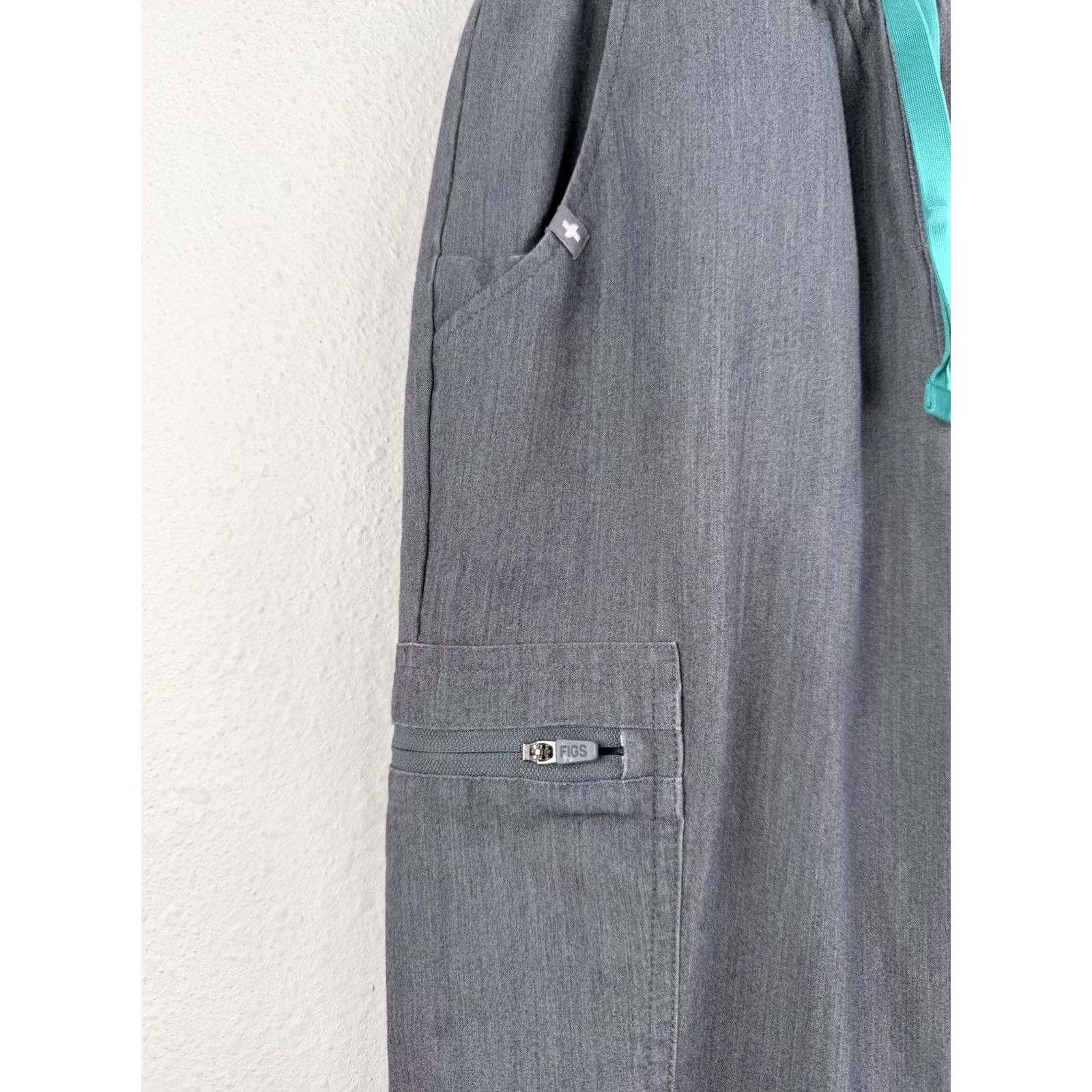 Vintage FIGS Zamora Jogger Scrub Pants Gray Women’s 2XS PETITE Size 24" / US 00 / IT 34 - 3 Thumbnail