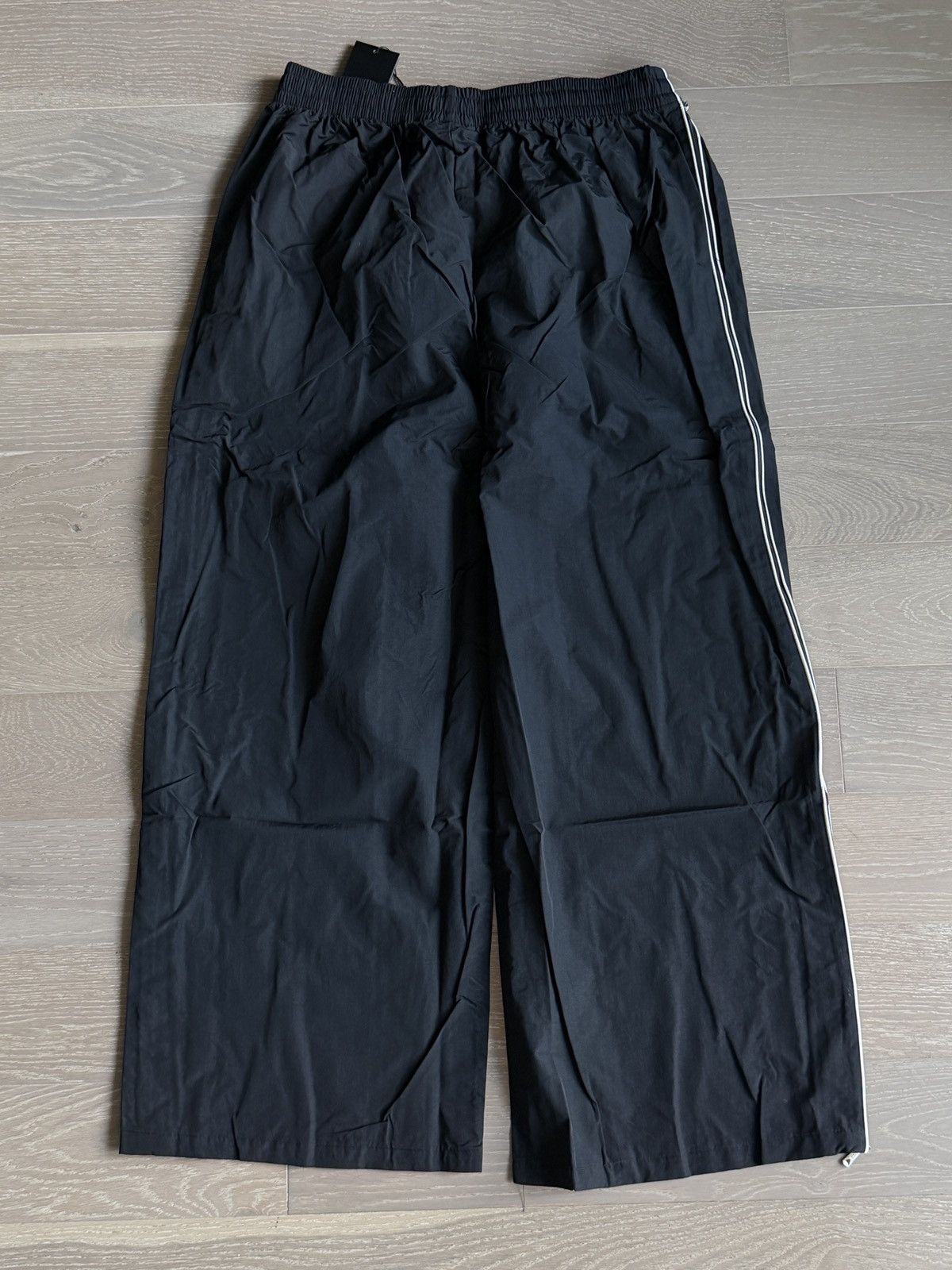 The GV Gallery LARGE THE GV GALLERY RASPBERRY HILLS D WILL SWEATS Size US 36 / EU 52 - 7 Thumbnail