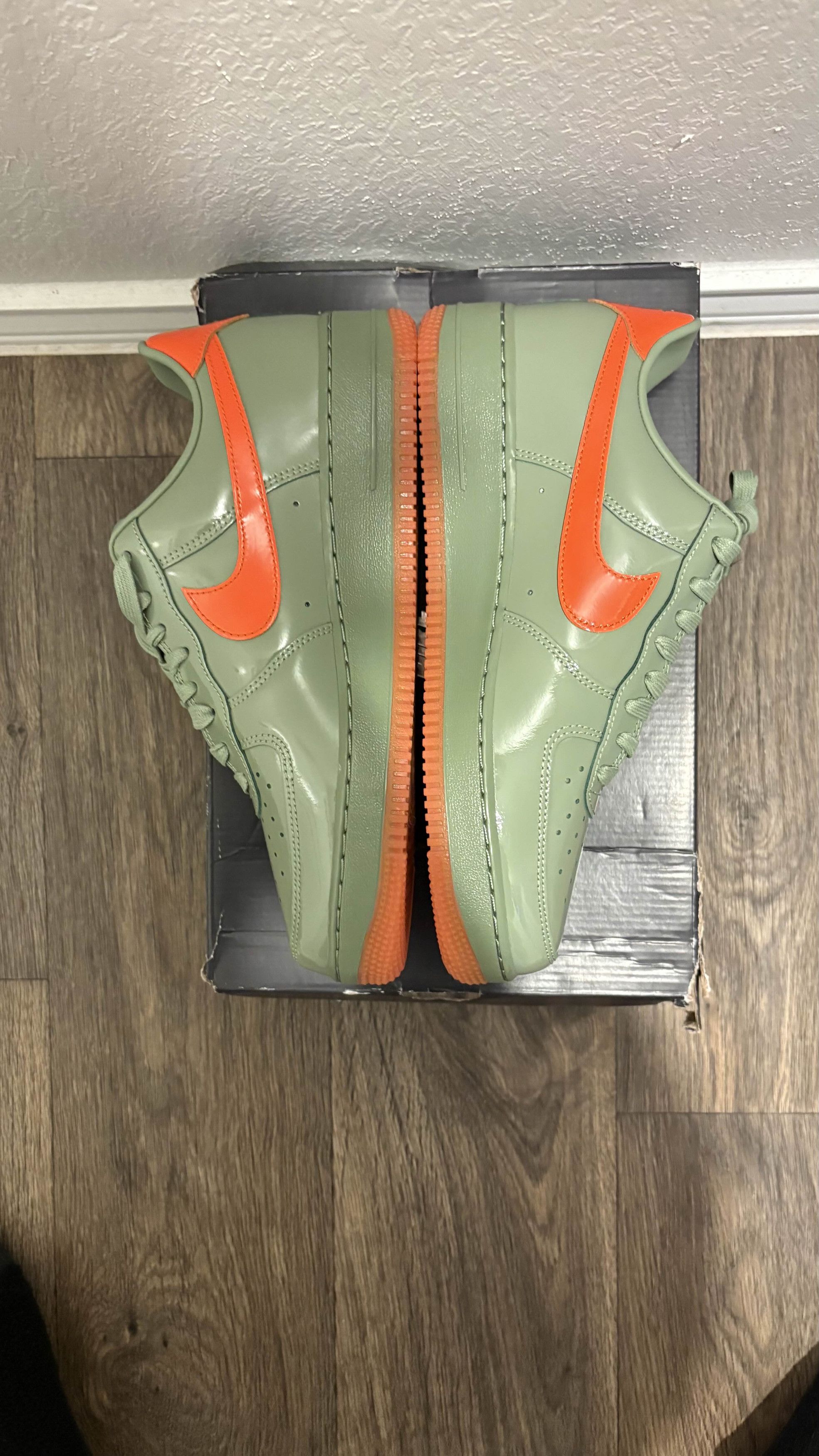 Nike Air Force 1 '07 Premium Oil Green /Sz Size US 9 / EU 42 - 3 Thumbnail