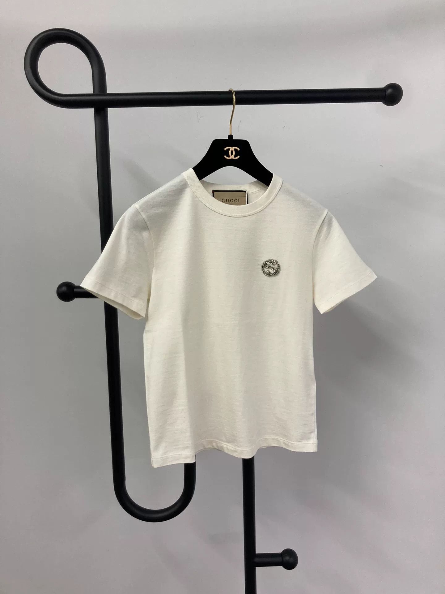 Gucci Gucci Crystal Logo White Short-Sleeve T-Shirt Size S / US 4 / IT 40 - 1 Thumbnail
