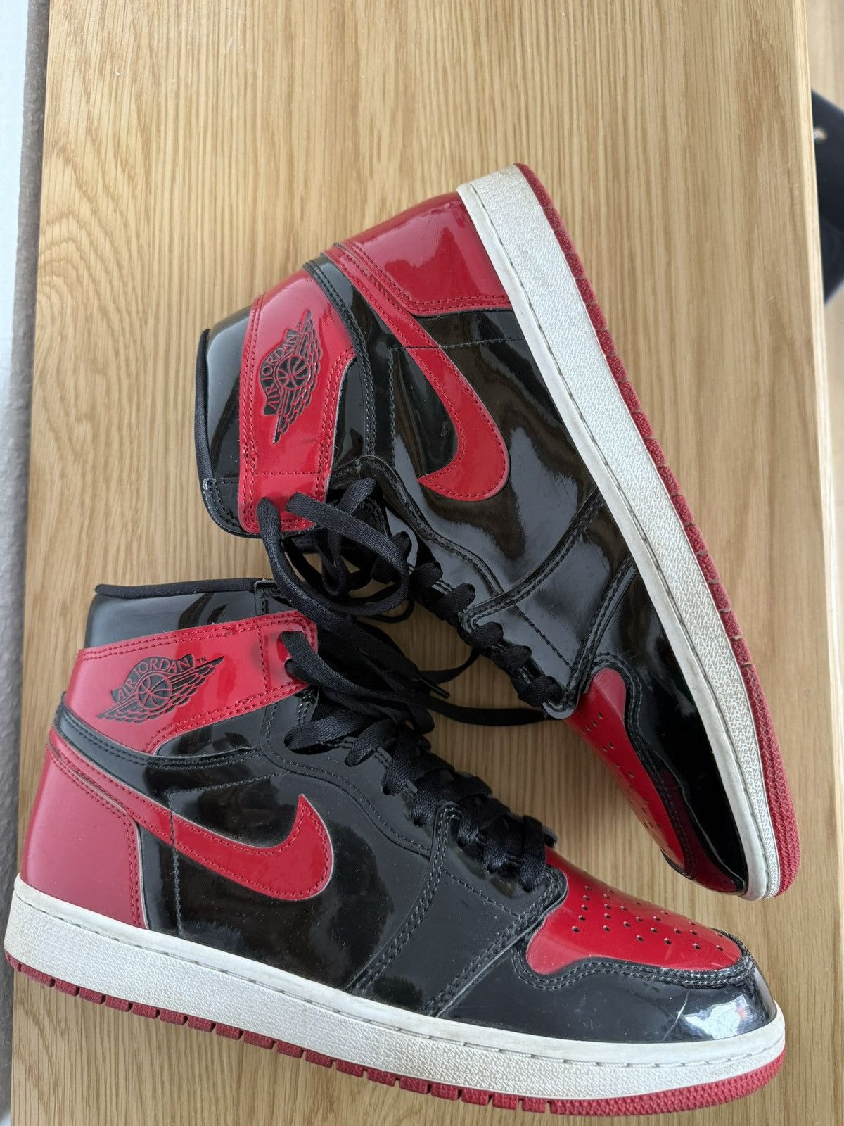 Nike Nike Air Jordan 1 Patent Bred Gloss EU44 Size US 10.5 / EU 43-44 - 8 Thumbnail