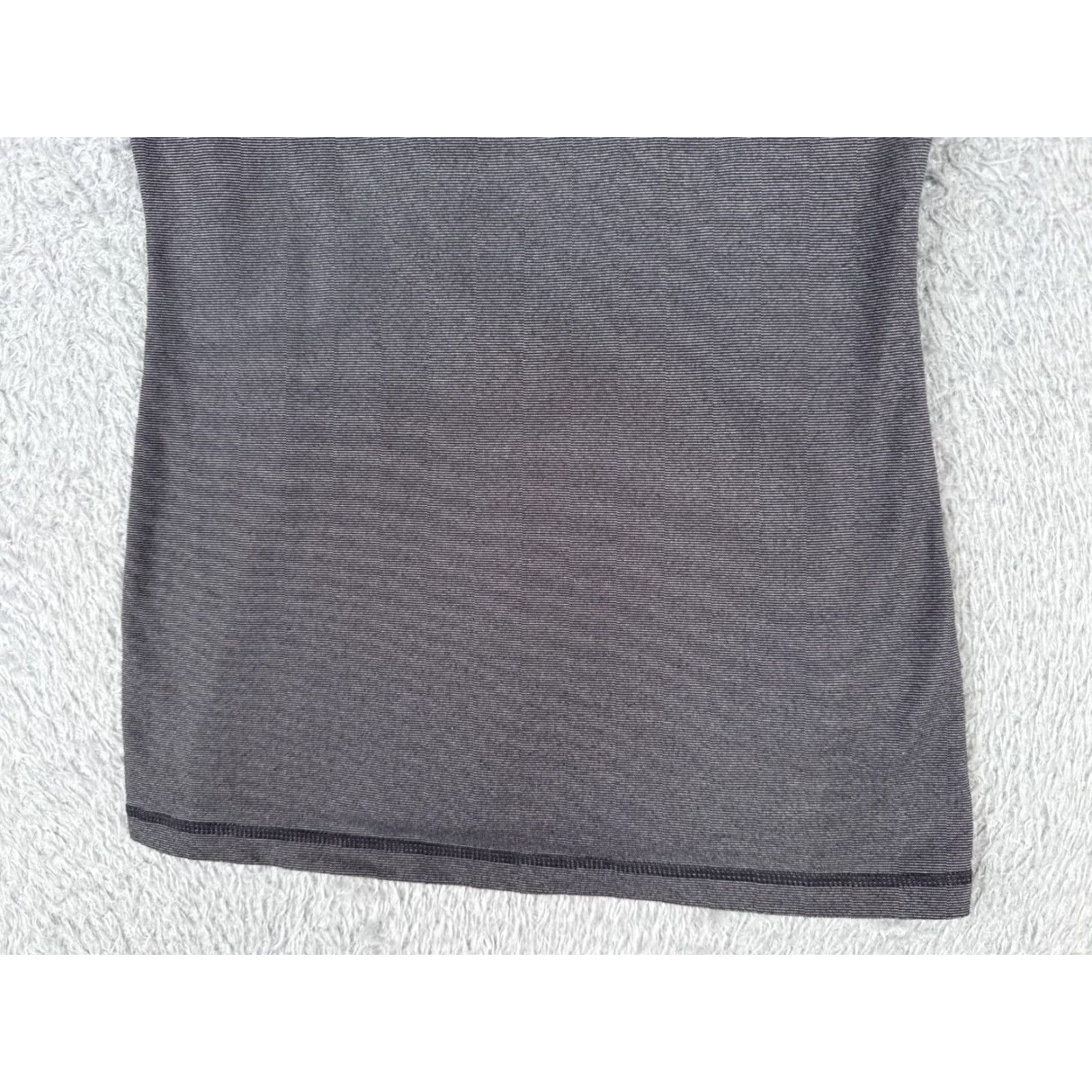 Lululemon Lululemon Shirt Women Gray Stripe Power Y Tank Luon Built In Bra Size M / US 6-8 / IT 42-44 - 5 Thumbnail