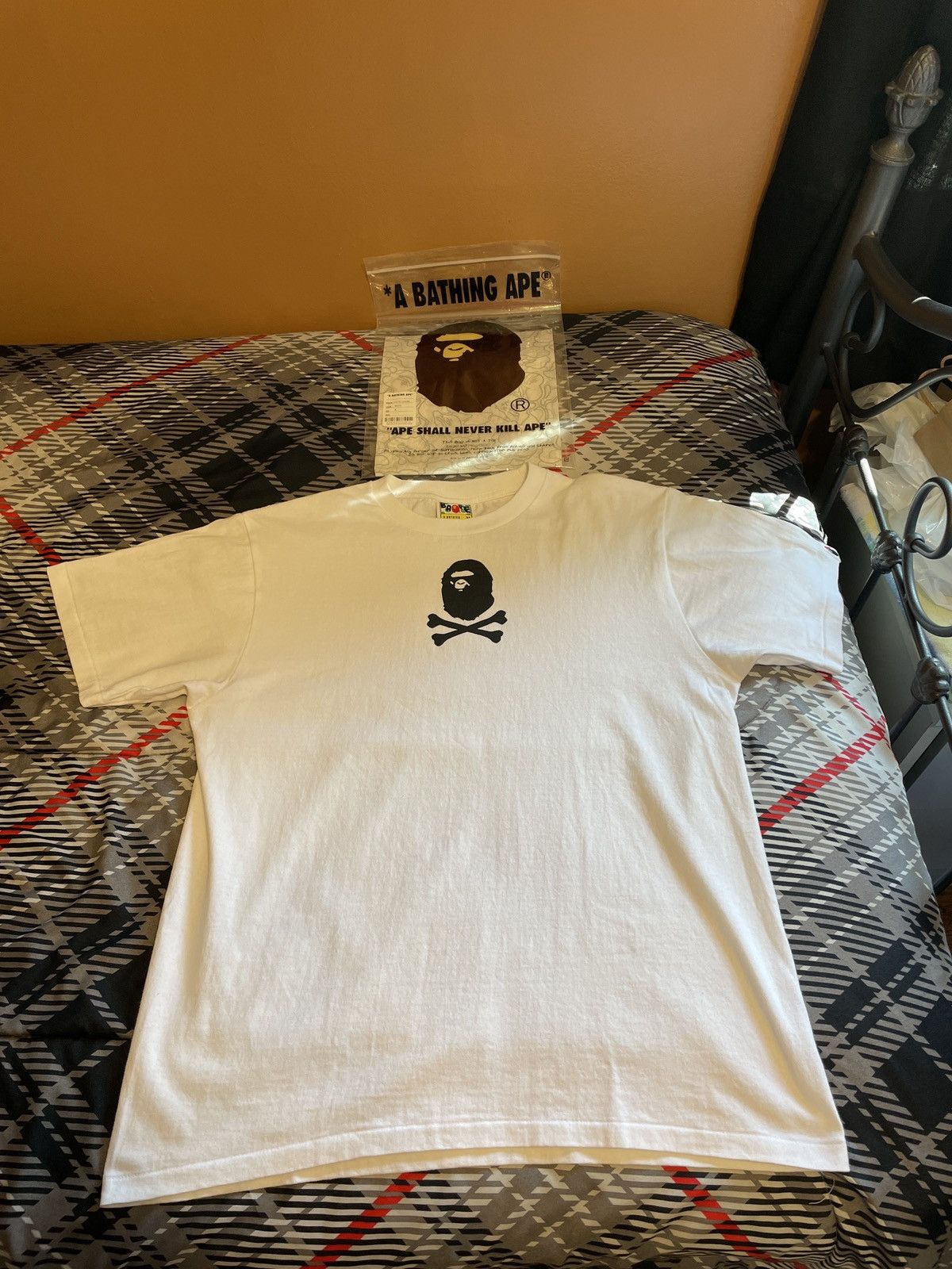 Bape A Bathing Ape T Shirt White Medium BAPE Size US M / EU 48-50 / 2 - 1 Thumbnail