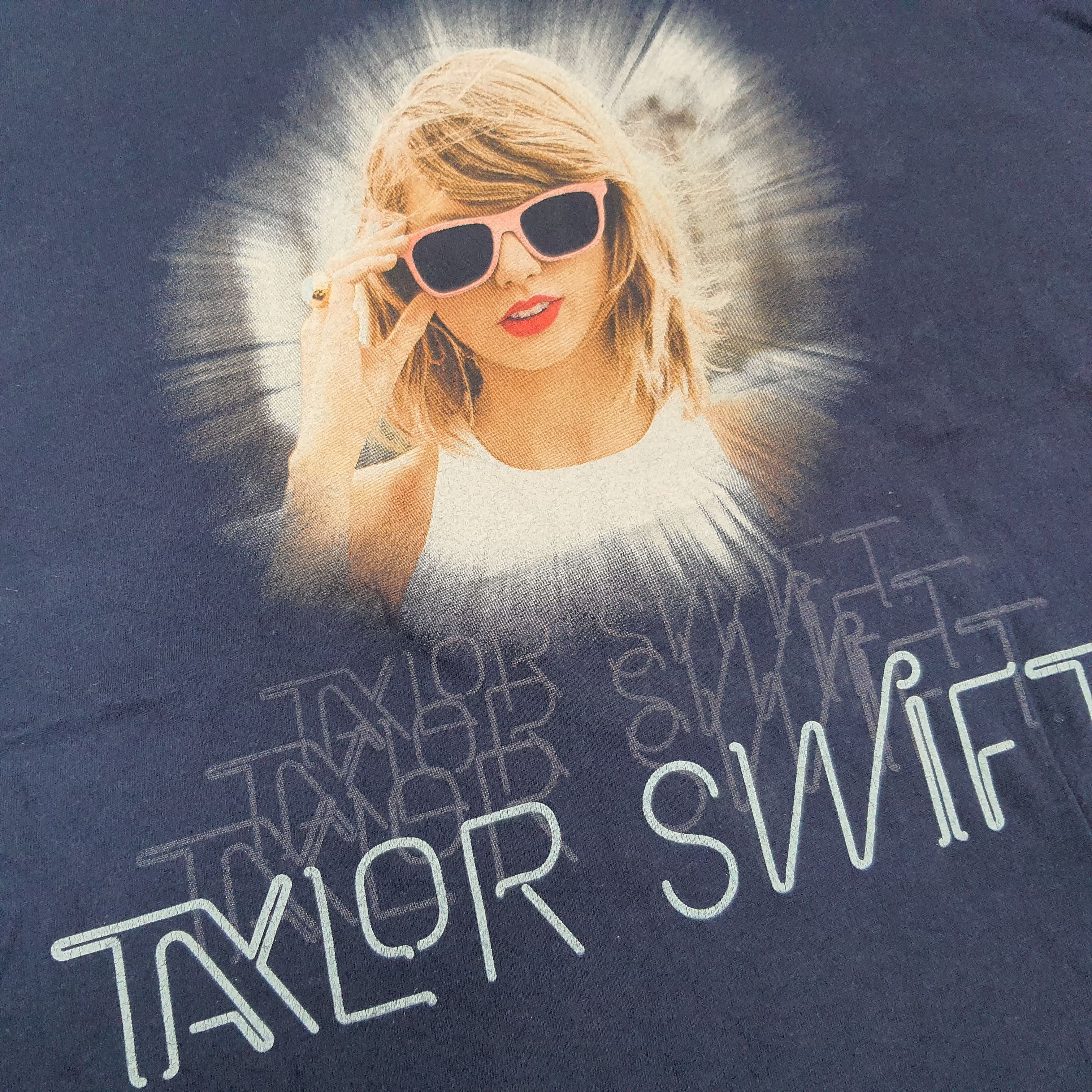 Band Tees Vintage Taylor Swift The 1989 World Tour Tees C223N84 Size US L / EU 52-54 / 3 - 2 Thumbnail