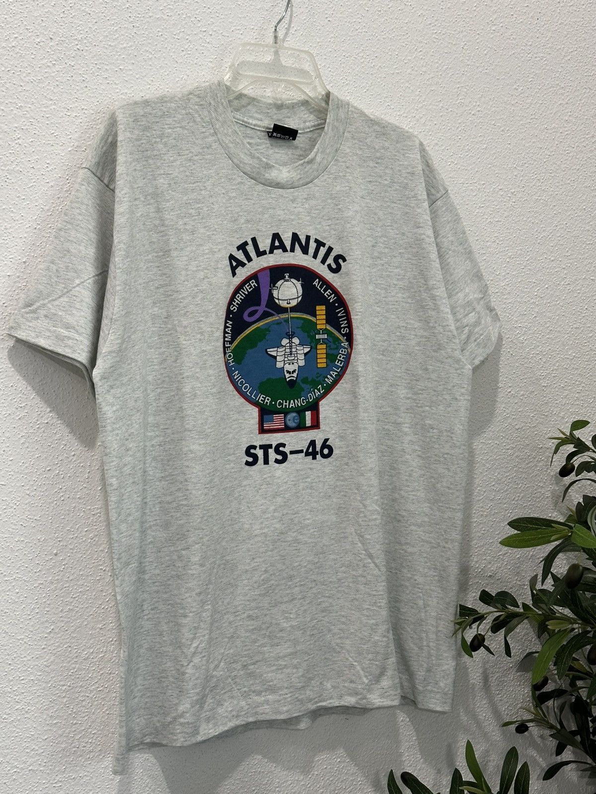 NASA Vintage 90s Deadstock Atlantis STS - 46 Space Tshirt NASA Size US XL / EU 56 / 4 - 6 Thumbnail