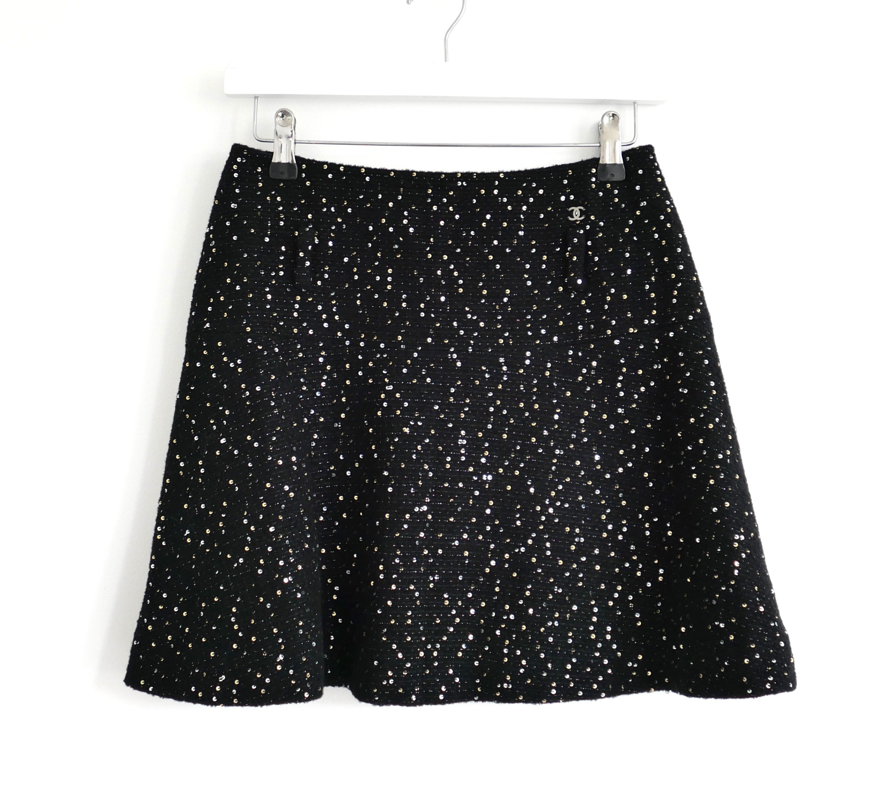 Chanel Chanel Fall 2002 Sequin Tweed Flared Mini Skirt Size 27" / US 4 / IT 40 - 1 Thumbnail