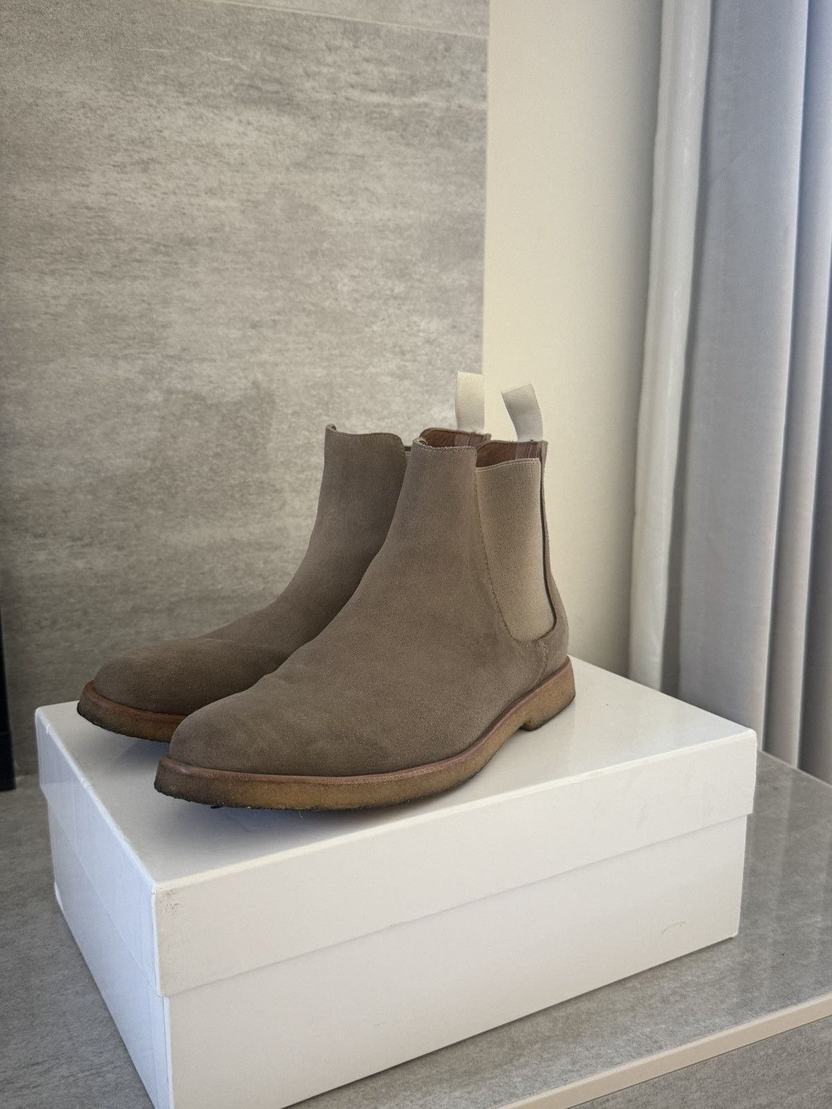 Common Projects Common Projects Chelsea Boots in Suede Taupe Size US 8 / EU 41 - 6 Thumbnail