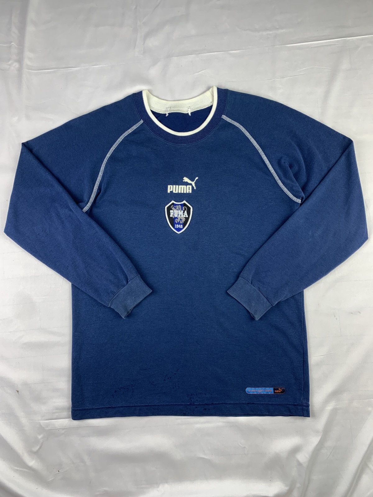 Puma 1990s Puma Navy Puffy Center Logo Graphic Longsleeve Top Size M / US 6-8 / IT 42-44 - 1 Thumbnail