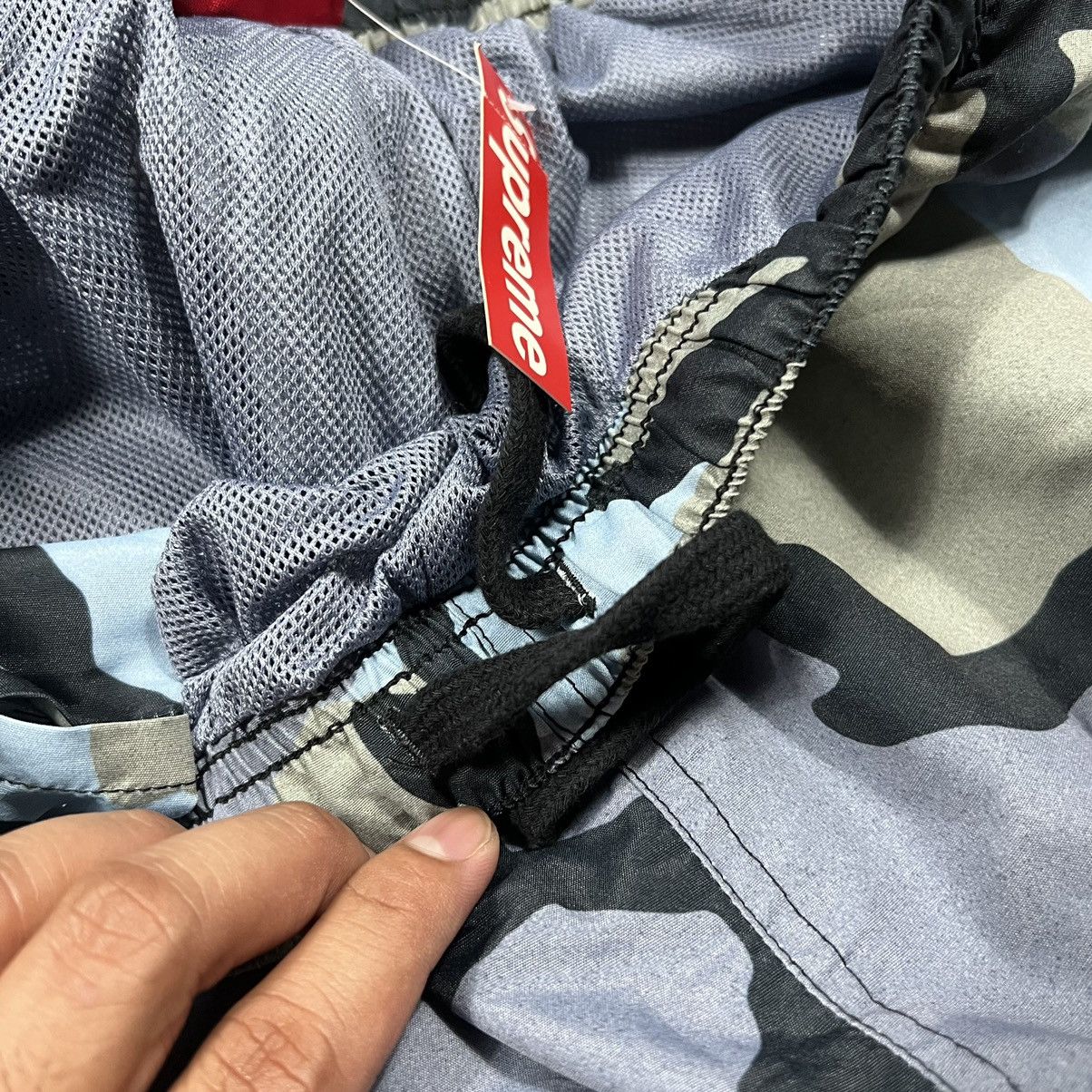 Supreme Supreme warm up pants SS18 blue camo Size US 34 / EU 50 - 7 Thumbnail