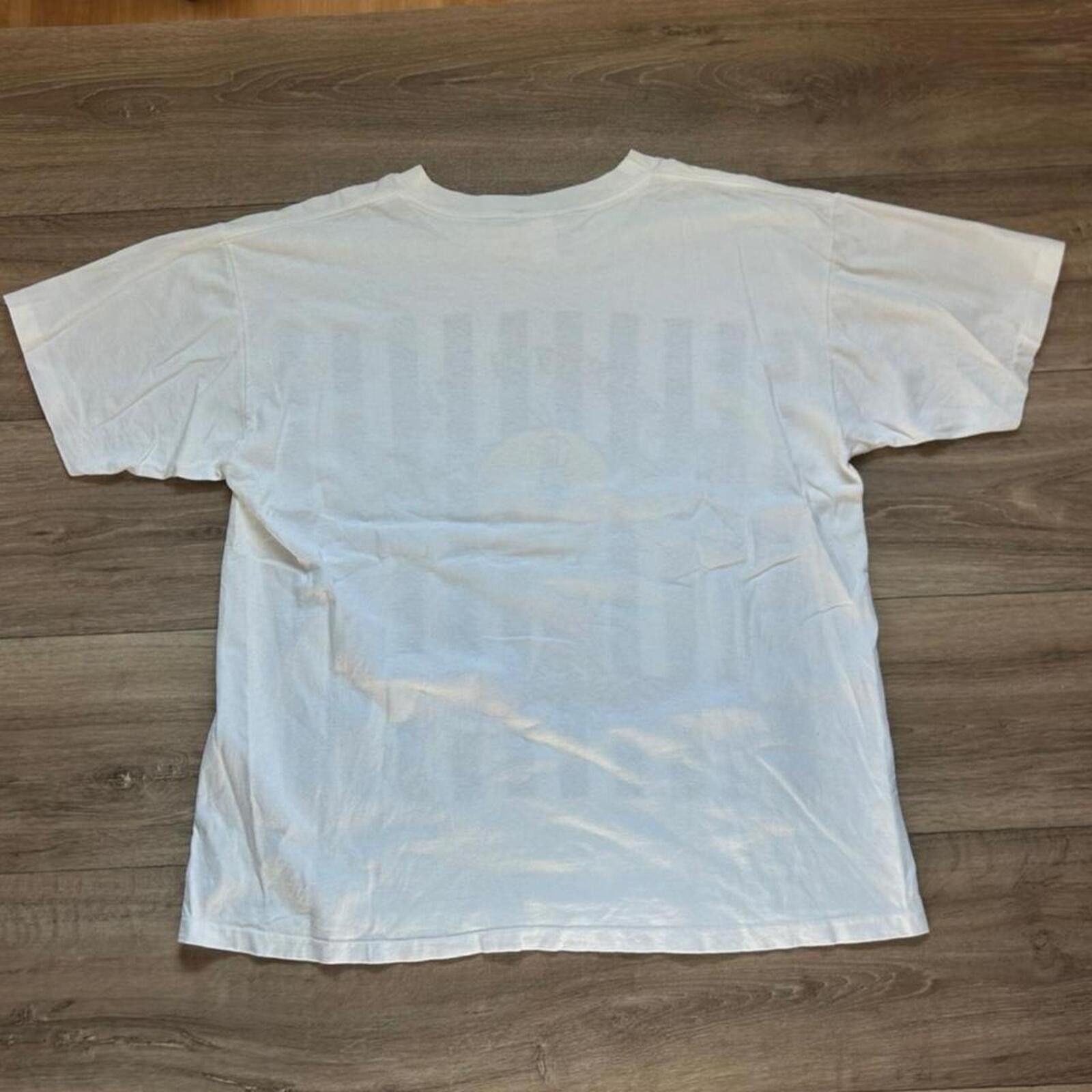 Other Vintage 1996 Looney Tunes Tweety’s Gym t shirt size L Size US L / EU 52-54 / 3 - 2 Thumbnail