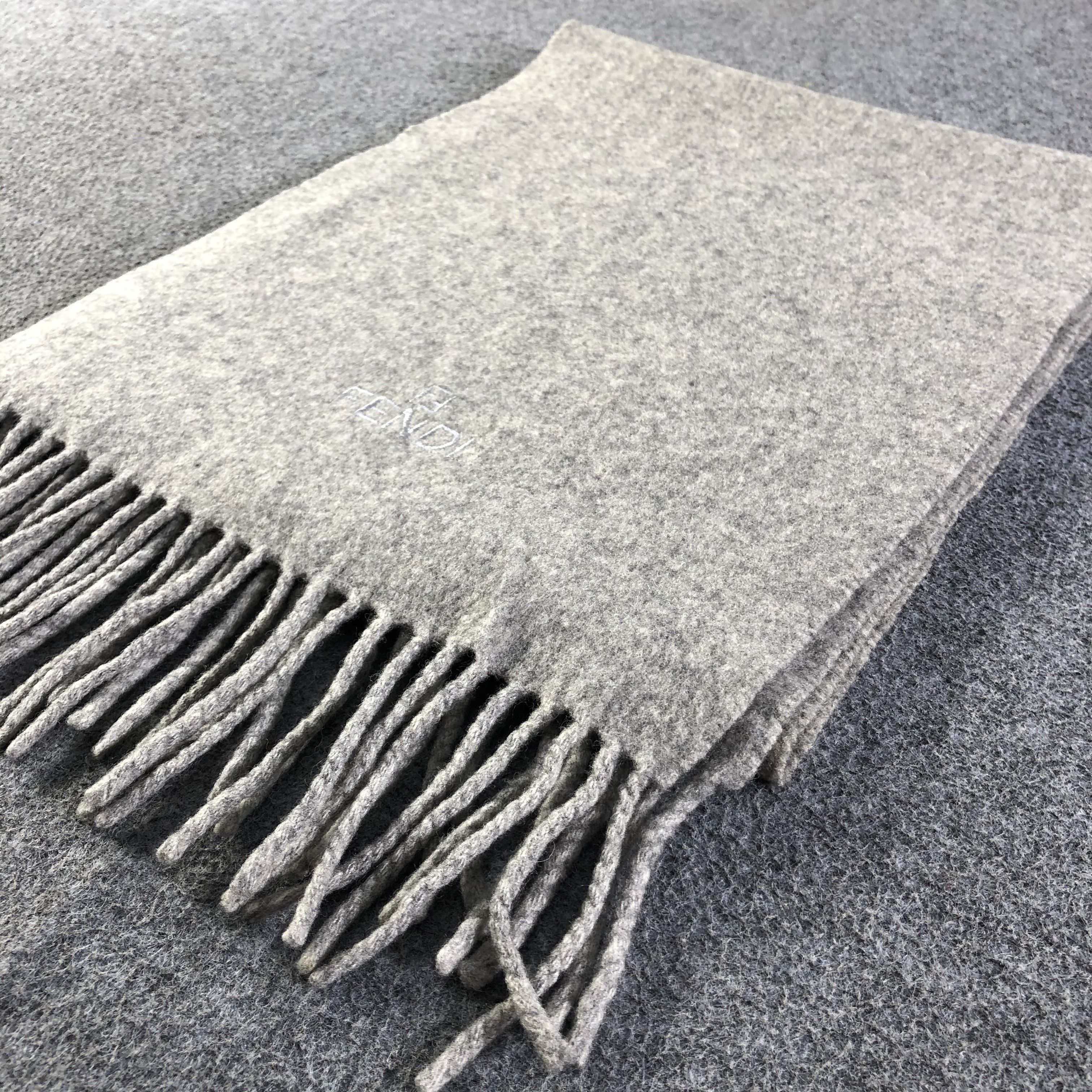 Vintage Fendi Scarf / Muffler / Neckwear P689 Size ONE SIZE - 4 Thumbnail