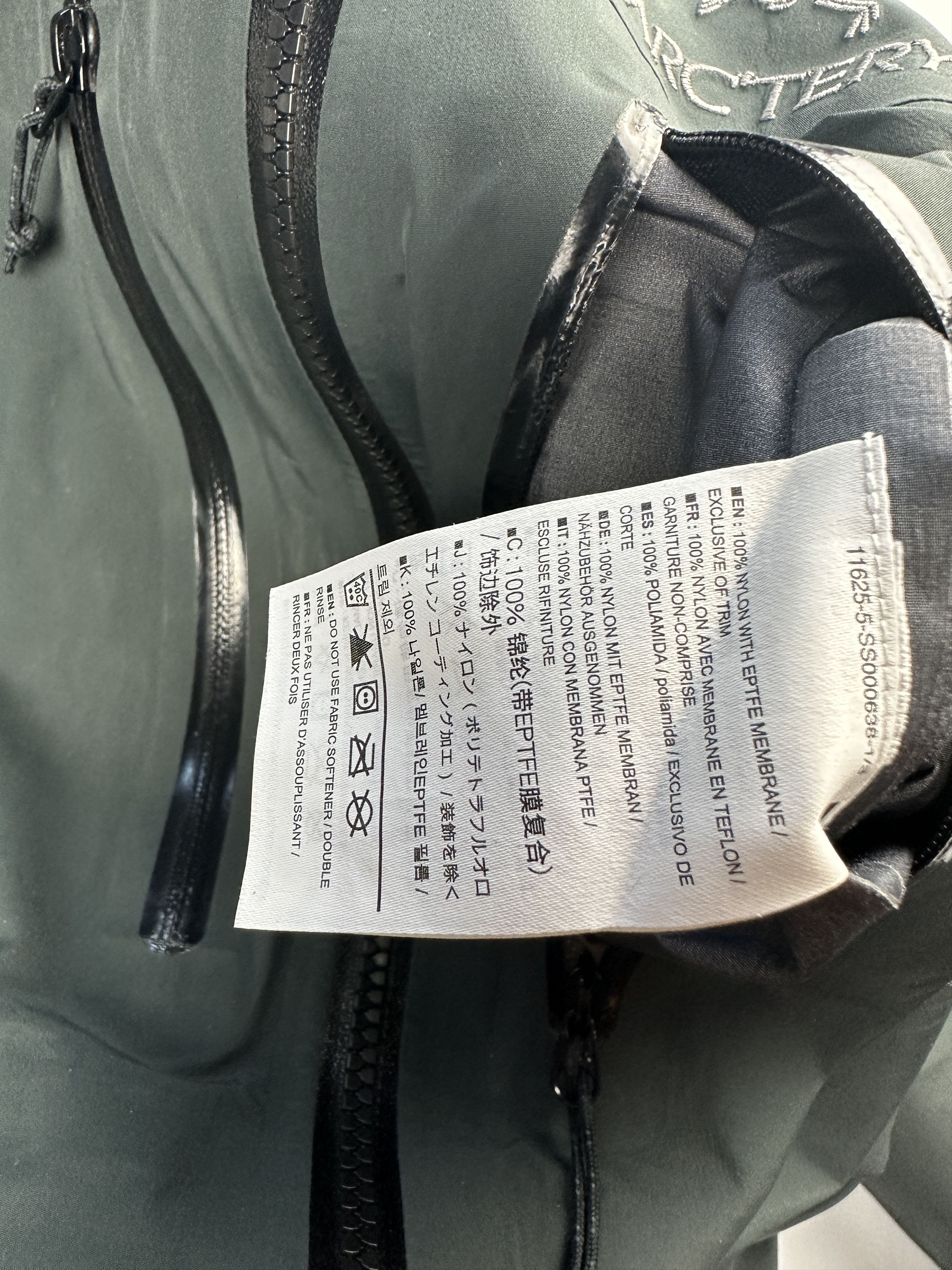 Arc'teryx Alpha AR Size US S / EU 44-46 / 1 - 7 Thumbnail