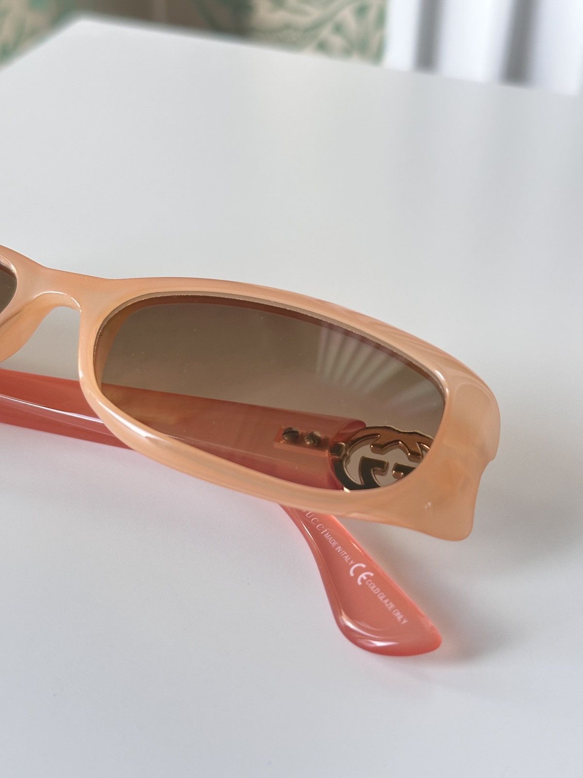 Gucci GUCCI 00’s GG Bamboo Logo Transparent Peach & Red Sunglasses Size ONE SIZE - 12 Thumbnail
