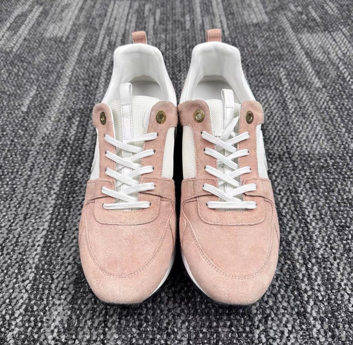 Louis Vuitton Louis Vuitton Runaway White & Pink Logo Sneakers J42 Size US 7 / EU 40 - 2 Thumbnail