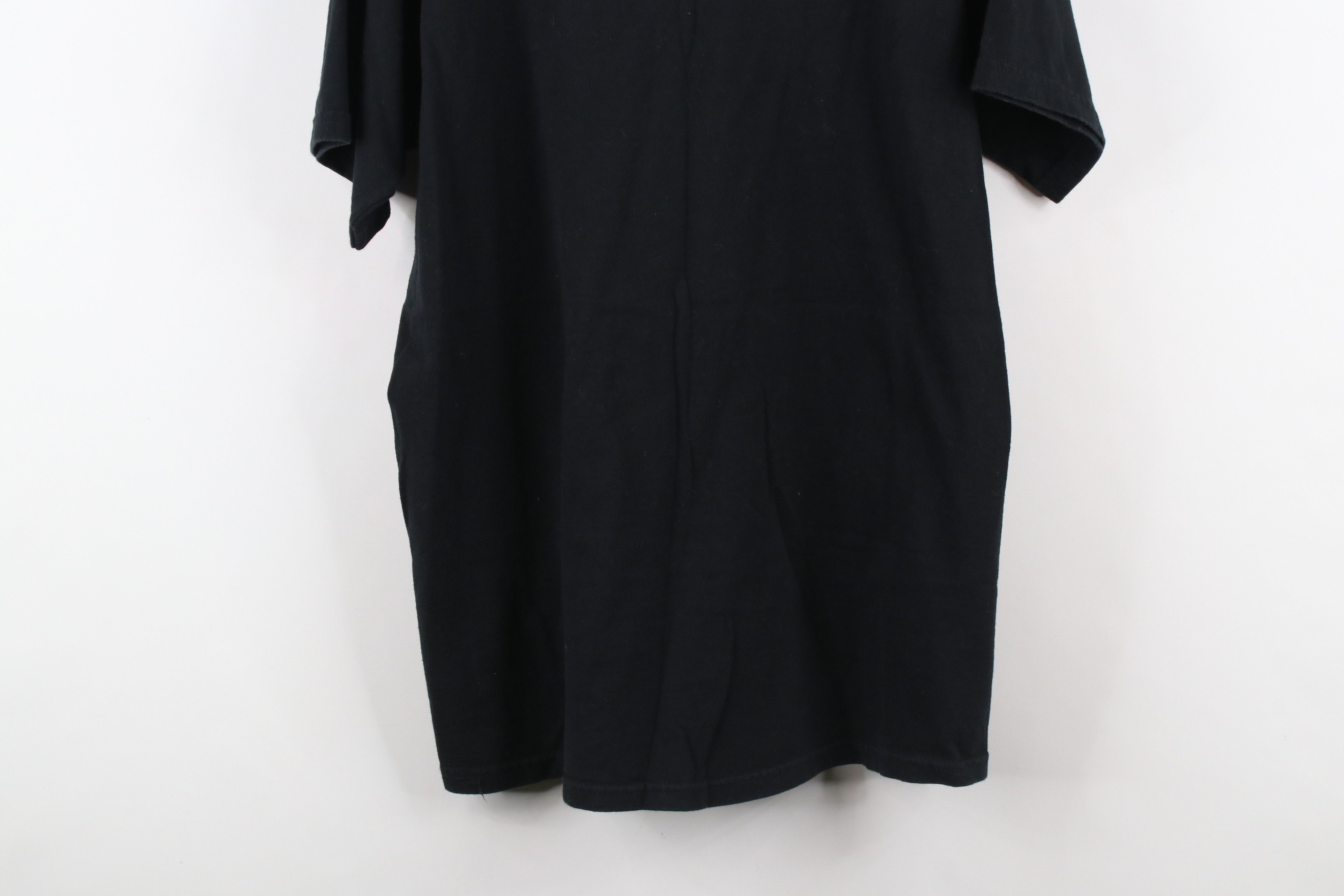 Vintage Vintage 90s Gordons Gin and Vodkas Short Sleeve T-Shirt Size US L / EU 52-54 / 3 - 11 Thumbnail
