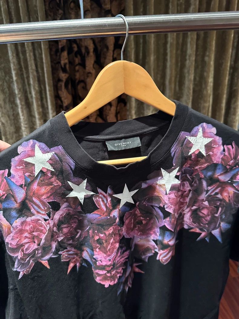 Givenchy Givenchy Rose and star T-shirt Size US L / EU 52-54 / 3 - 2 Thumbnail