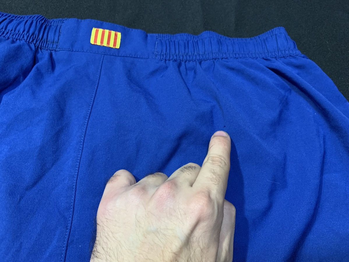 Nike Vintage Nike Barcelona shorts size Xl Size US 36 / EU 52 - 10 Thumbnail