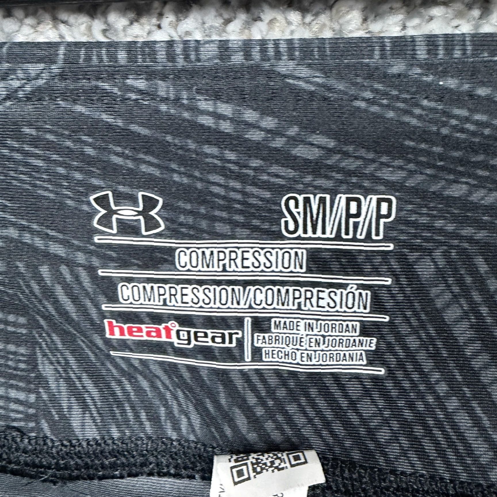 Under Armour Under Armour Compression Leggings Womens S Capri Black Gray HeatGear Athleisure Geometric Pattern Running Gym Yoga Size 28" / US 6 / IT 42 - 6 Thumbnail