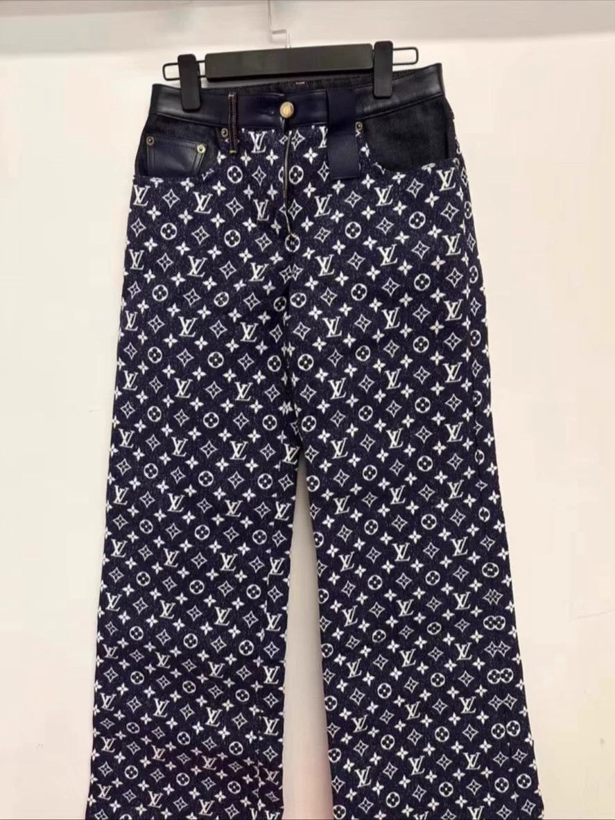 Louis Vuitton Louis Vuitton women's 34 jeans Size 25" / US 0 / IT 36 - 1 Thumbnail