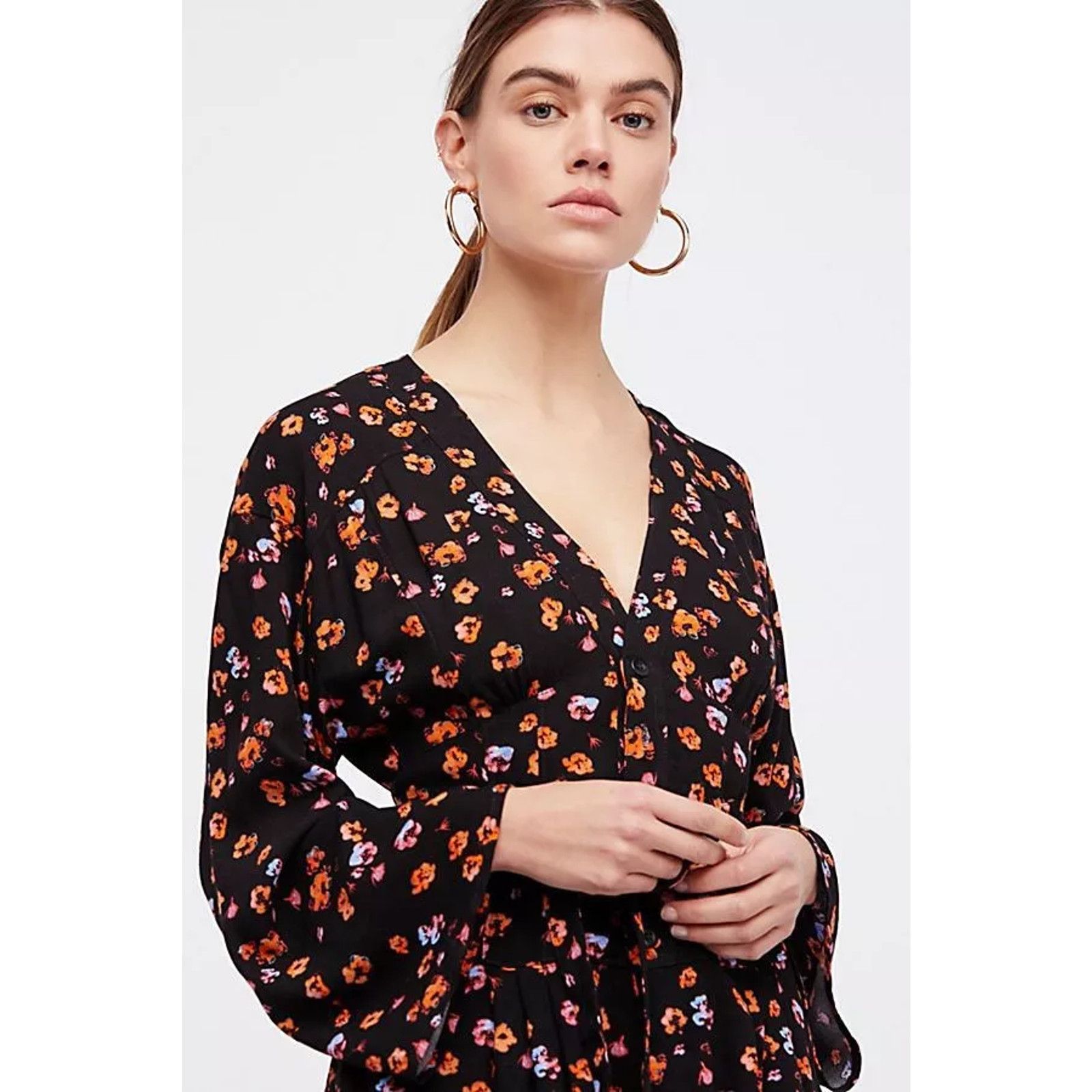 Free People New Free People L'amour Floral Romper Black Combo LongSleeve Size 25" / US 0 / IT 36 - 2 Thumbnail