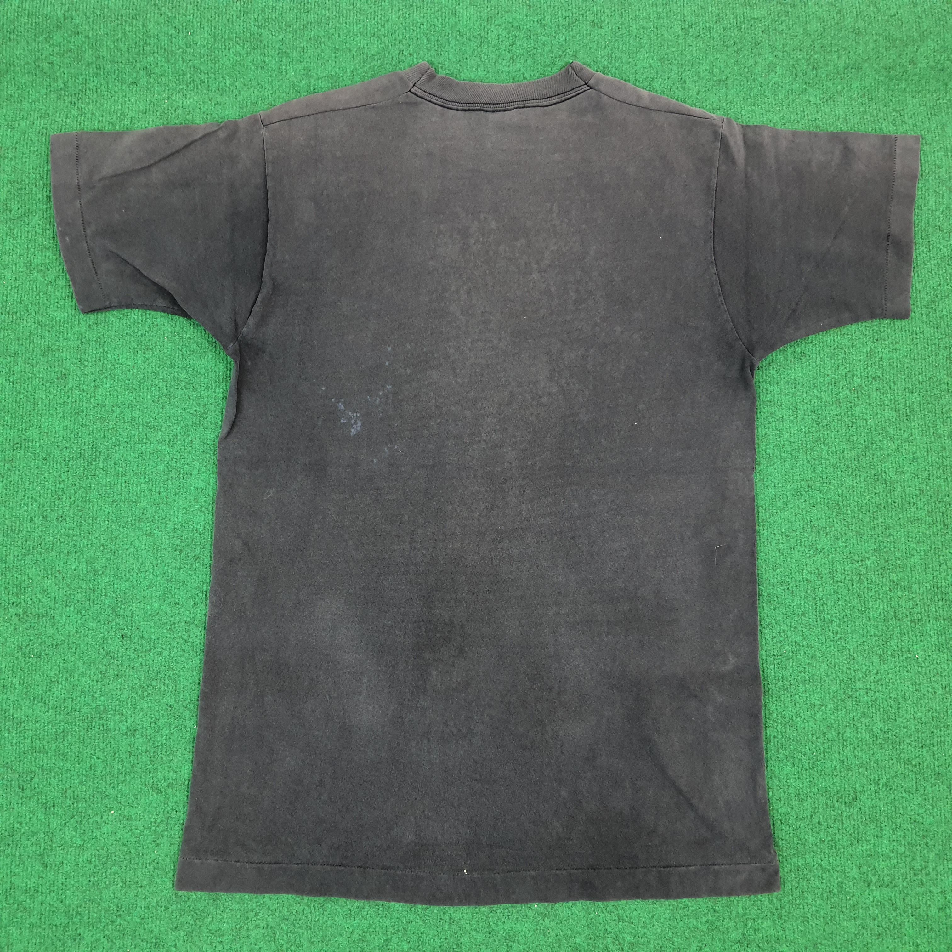 Vintage Vintage Skates Skateboards Naked Streetwear Tshirt Size US M / EU 48-50 / 2 - 3 Thumbnail