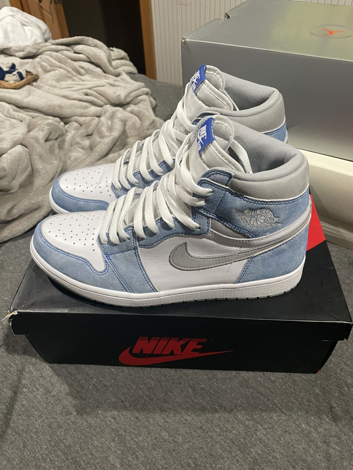 Jordan Brand Air Jordan 1 Hyper Royal 2021 Size 11 Size US 11 / EU 44 - 3 Thumbnail