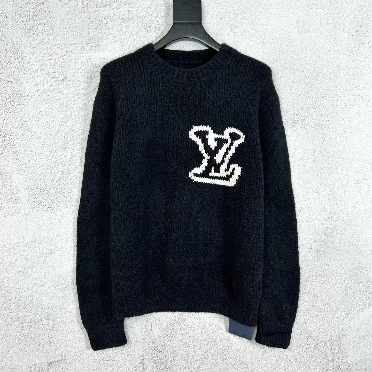 Louis Vuitton LV Big Logo Oversized Teddy Sweater Black S Size US S / EU 44-46 / 1 - 1 Thumbnail
