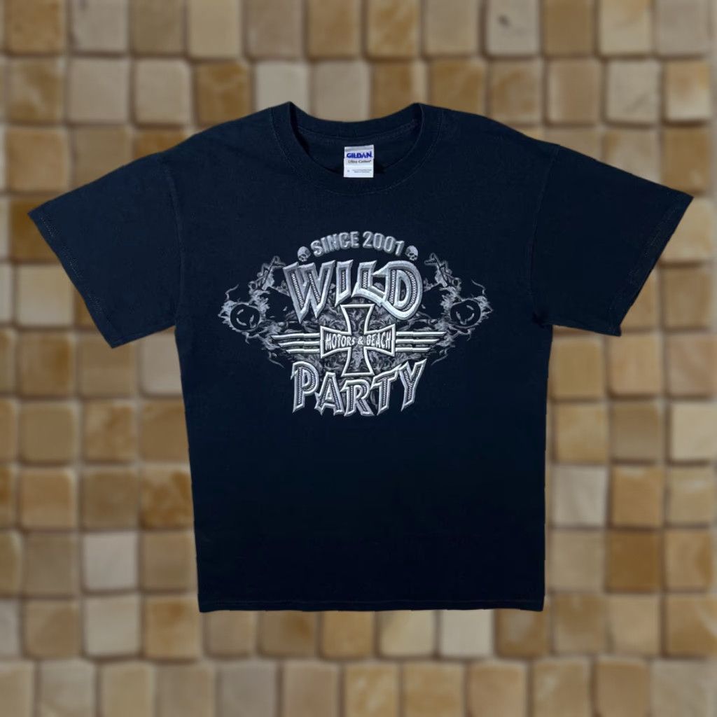 Gildan Gildan T-Shirt Mens Small Black Wild Party “Motors & Beach” Biker Souvenir Graphic Front Back Neck Print Shirt (Light Wear) Size US S / EU 44-46 / 1 - 1 Thumbnail
