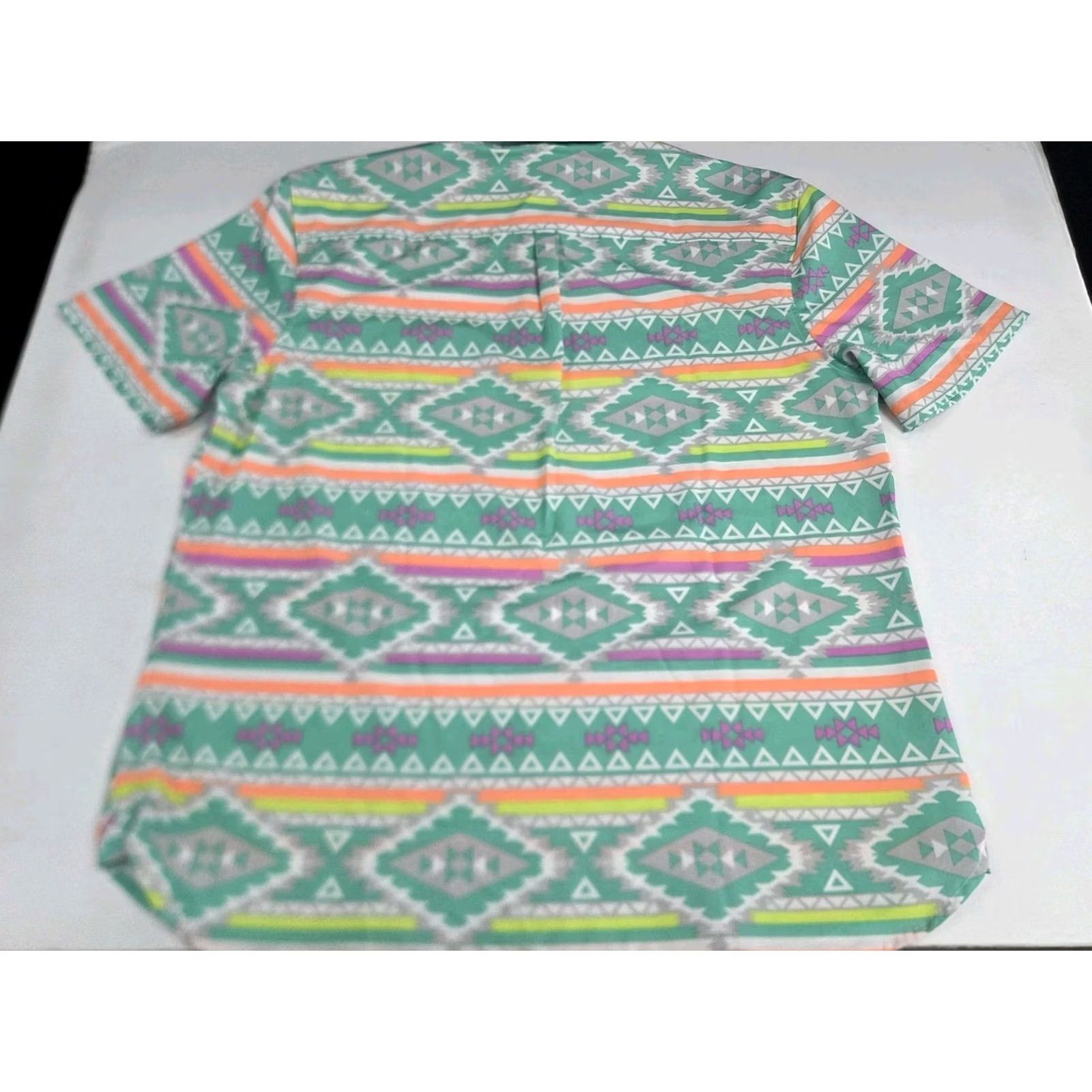 Chubbies NWT Chubbies The En Fuego Wild Short Sleeve 3 Button Up Shirt XL Aztec Multicolor Button-Down Collar Mens Size US XL / EU 56 / 4 - 6 Thumbnail