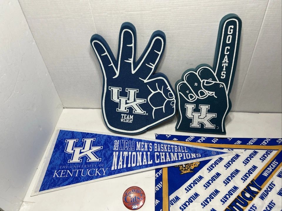 Vintage Vintage Kentucky Wildcats Foam Finger & lot UK University Size US M / EU 48-50 / 2 - 3 Thumbnail