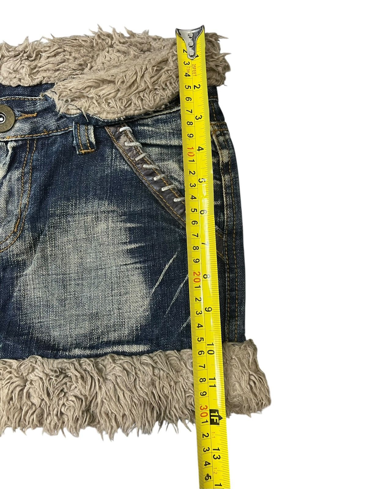Japanese Brand Vintage Q.CO.CO Happy Valley Fur Mini Skirt Streetwear Size 30" / US 8 / IT 44 - 7 Thumbnail