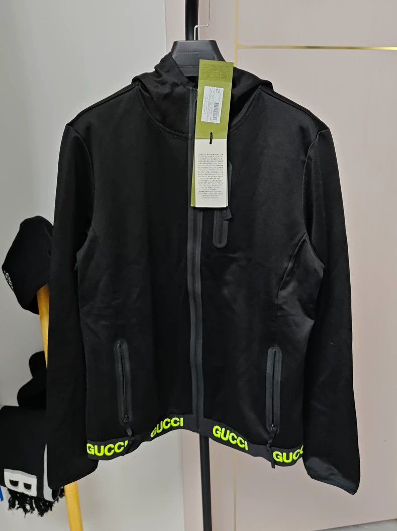 Gucci GUCCIFW22 Logo Print Zip Hem Jacket 2503-Nextarrow Size US XL / EU 56 / 4 - 1 Thumbnail