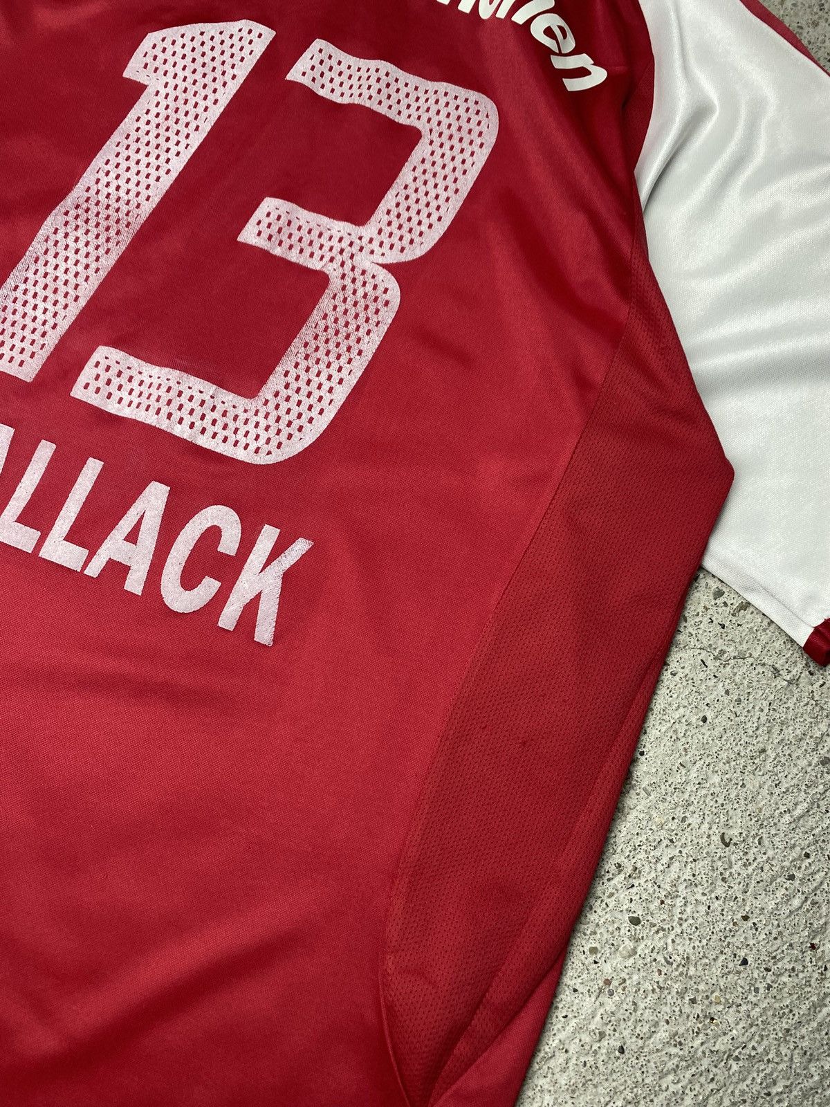 Adidas Bayern muchen adidas ballack 13 football jersey tshirt Size US M / EU 48-50 / 2 - 14 Thumbnail