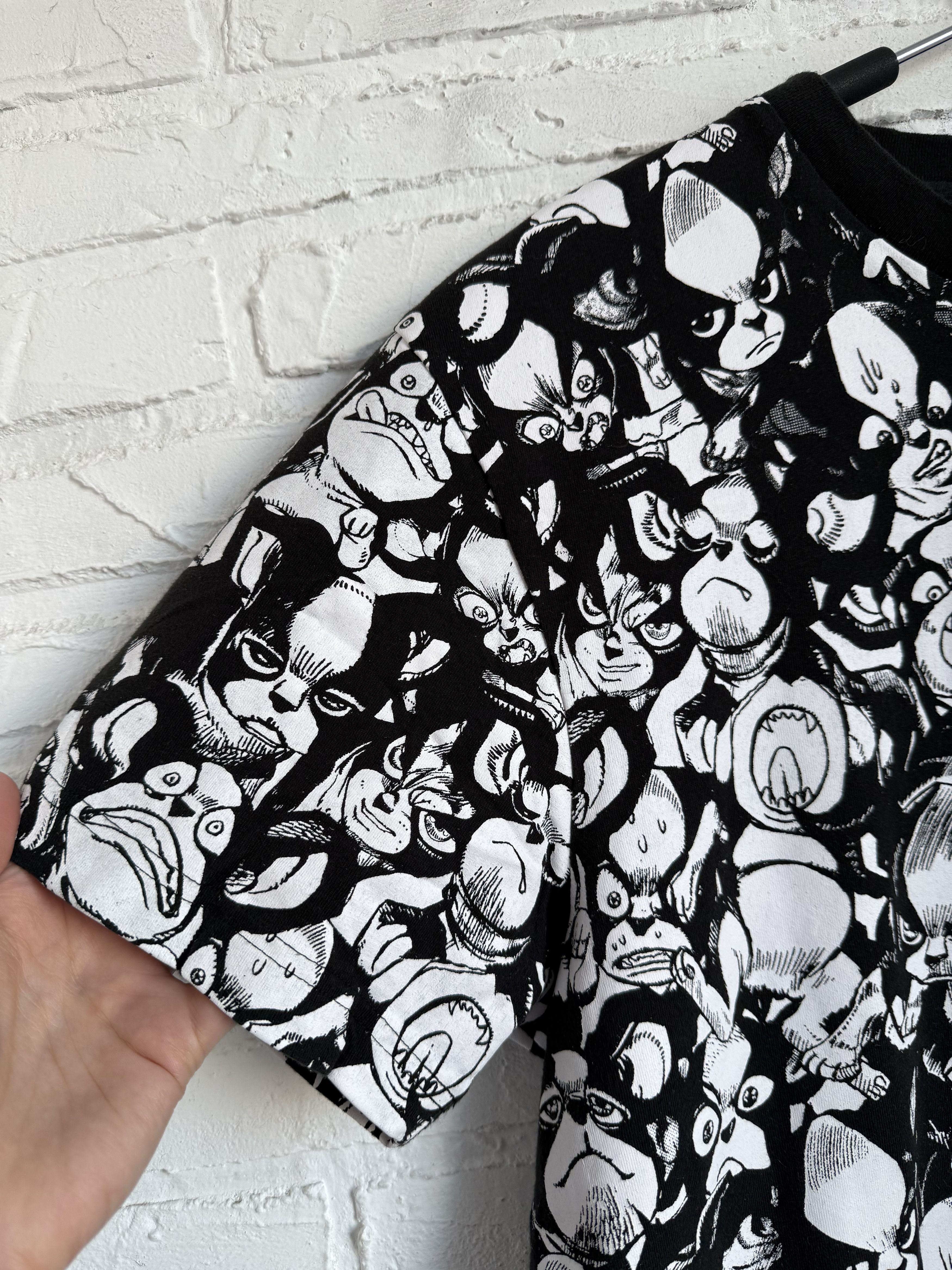 Anime Vintage JoJo's Blizarre Adventures Part 3 All over print tee Size US L / EU 52-54 / 3 - 6 Thumbnail