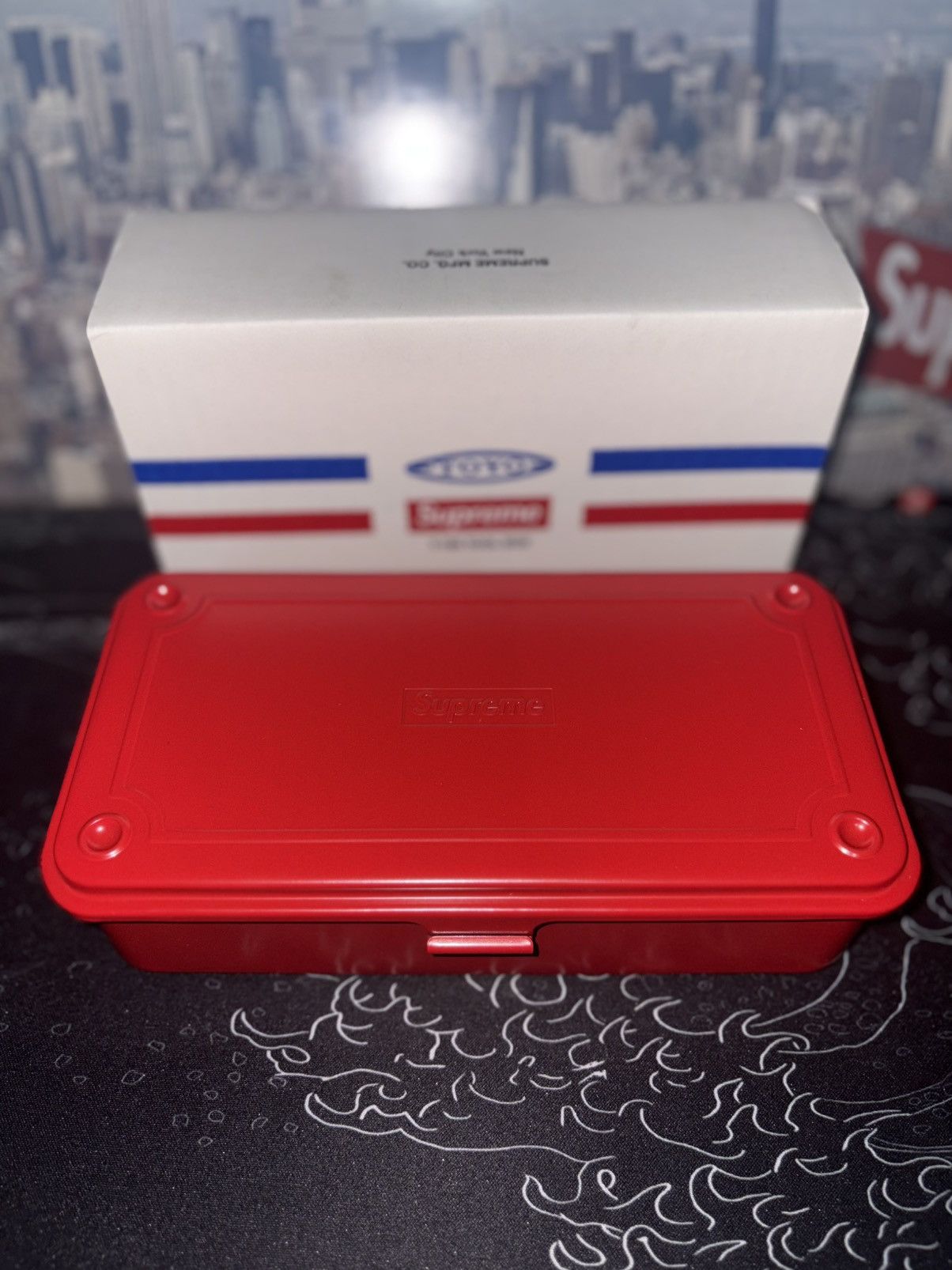 正規　Supreme tool box 新品 Supreme Diamond Plate Tool Box Red - FW18 - US