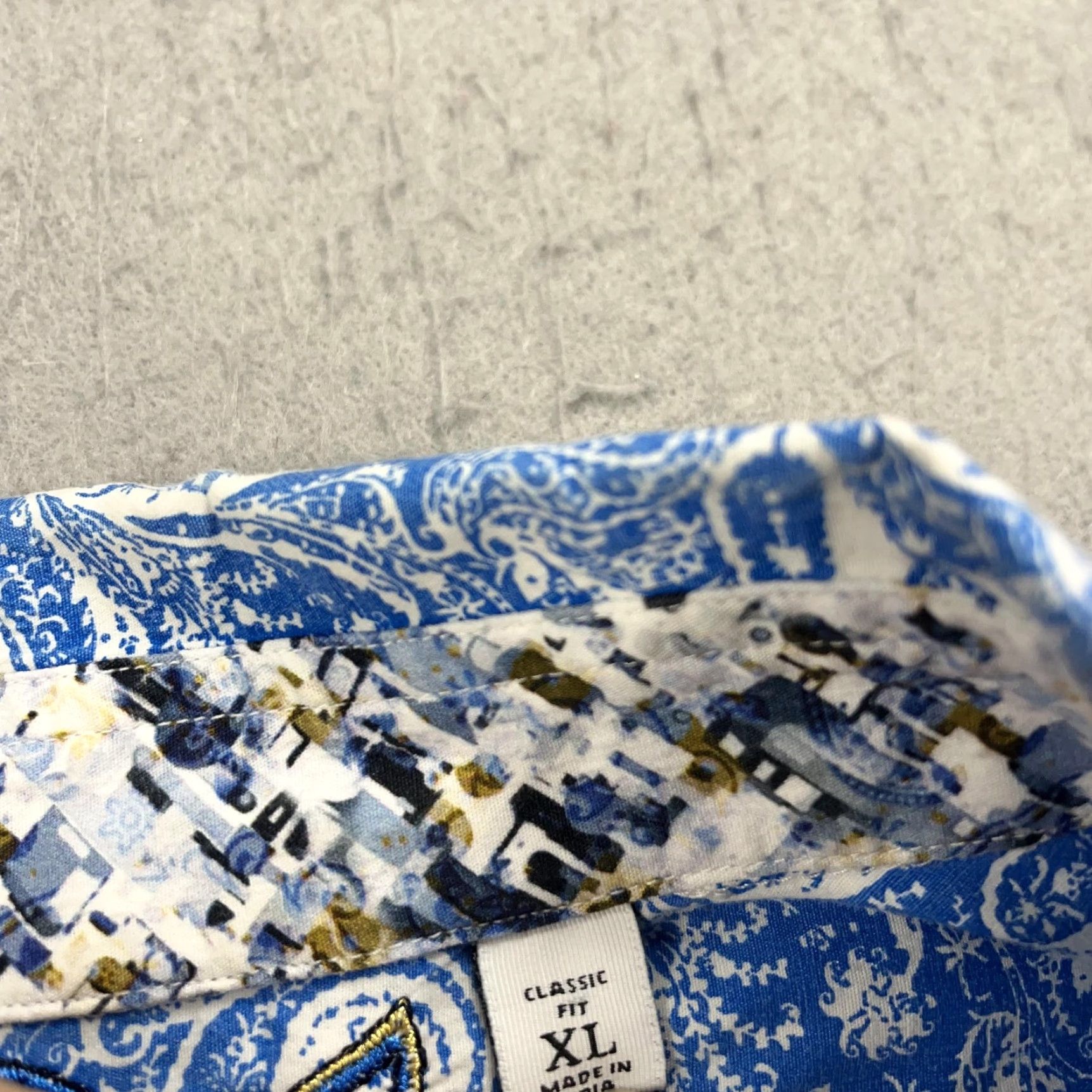 Robert Graham Robert Graham Shirt Mens XL Blue Paisley Classic Stretch Button Loud Flip Cuff Size US XL / EU 56 / 4 - 6 Thumbnail