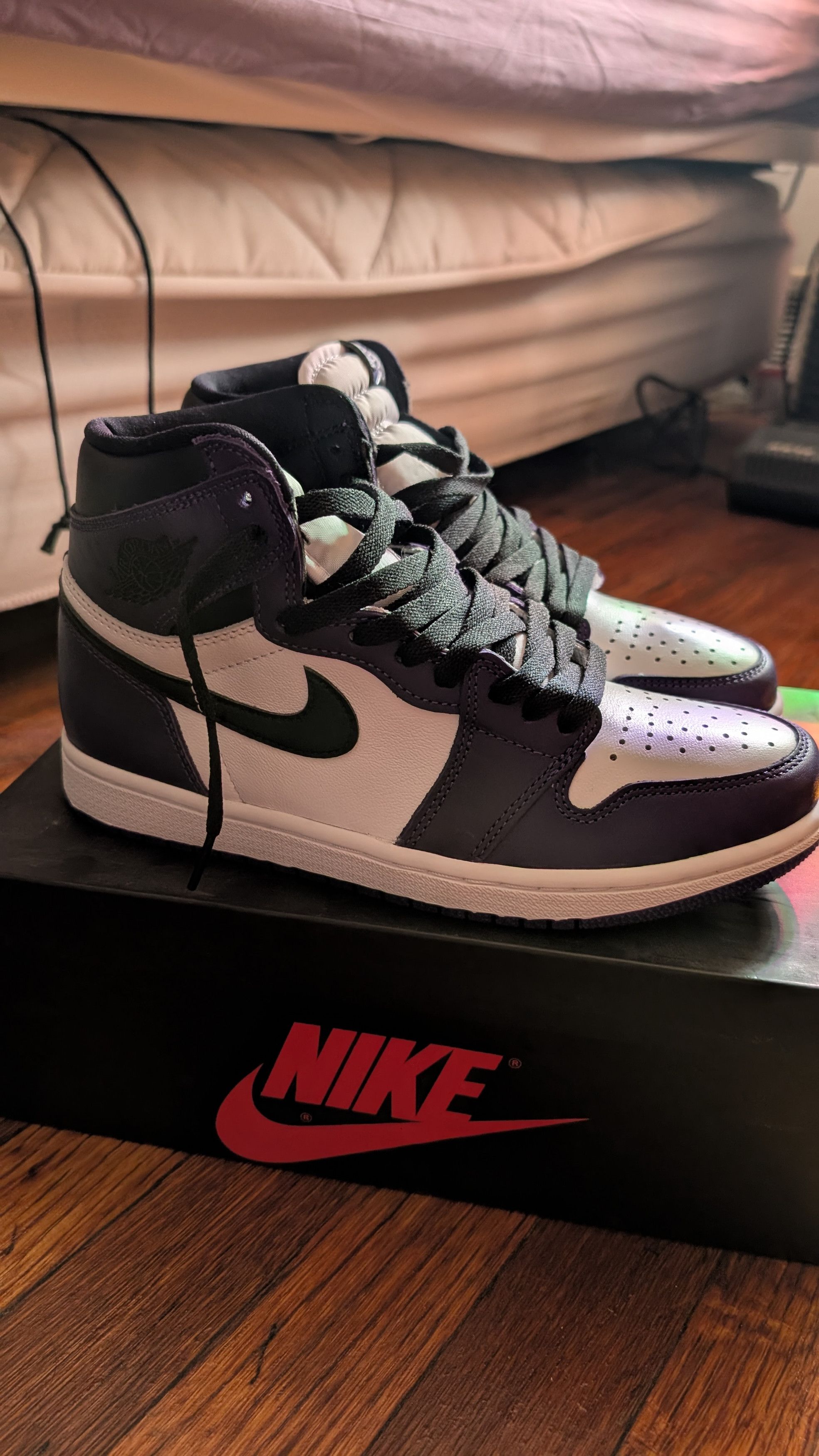 Nike Jordan 1 high Court purple Size US 7.5 / EU 40-41 - 4 Thumbnail