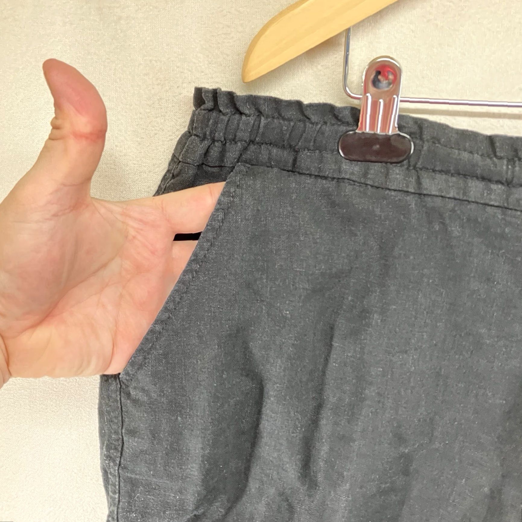 Old Navy Old Navy Women's High Rise Linen Blend Chino Skirt Size 12 Black Semi-Sheer Casual Travel Size US 12 / IT 42 - 6 Thumbnail