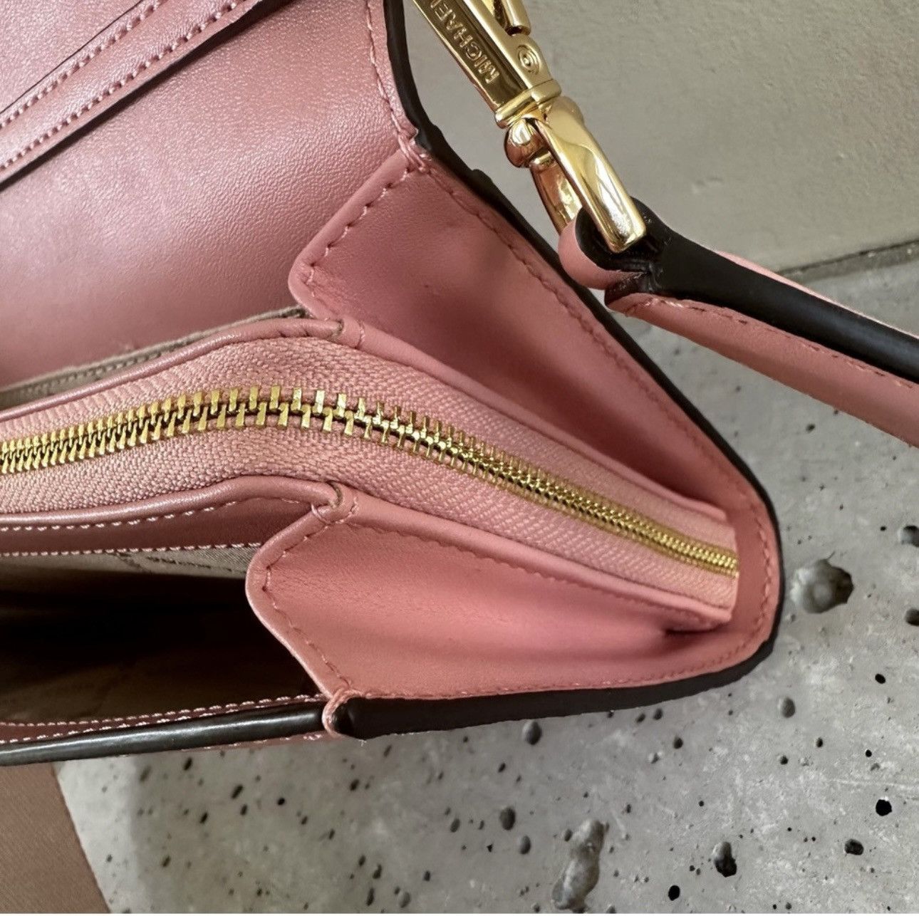 Michael Kors NWT Michael Kors Jet Set Large Leather Crossbody Bag Size ONE SIZE - 6 Thumbnail